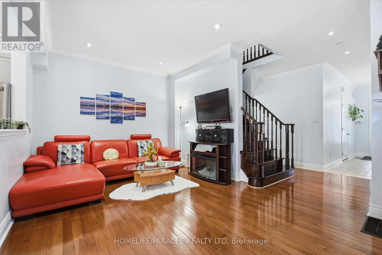 243 Venice Gate Drive, Vaughan, Ontario L4H 0G1 - Photo 10 - N13703156