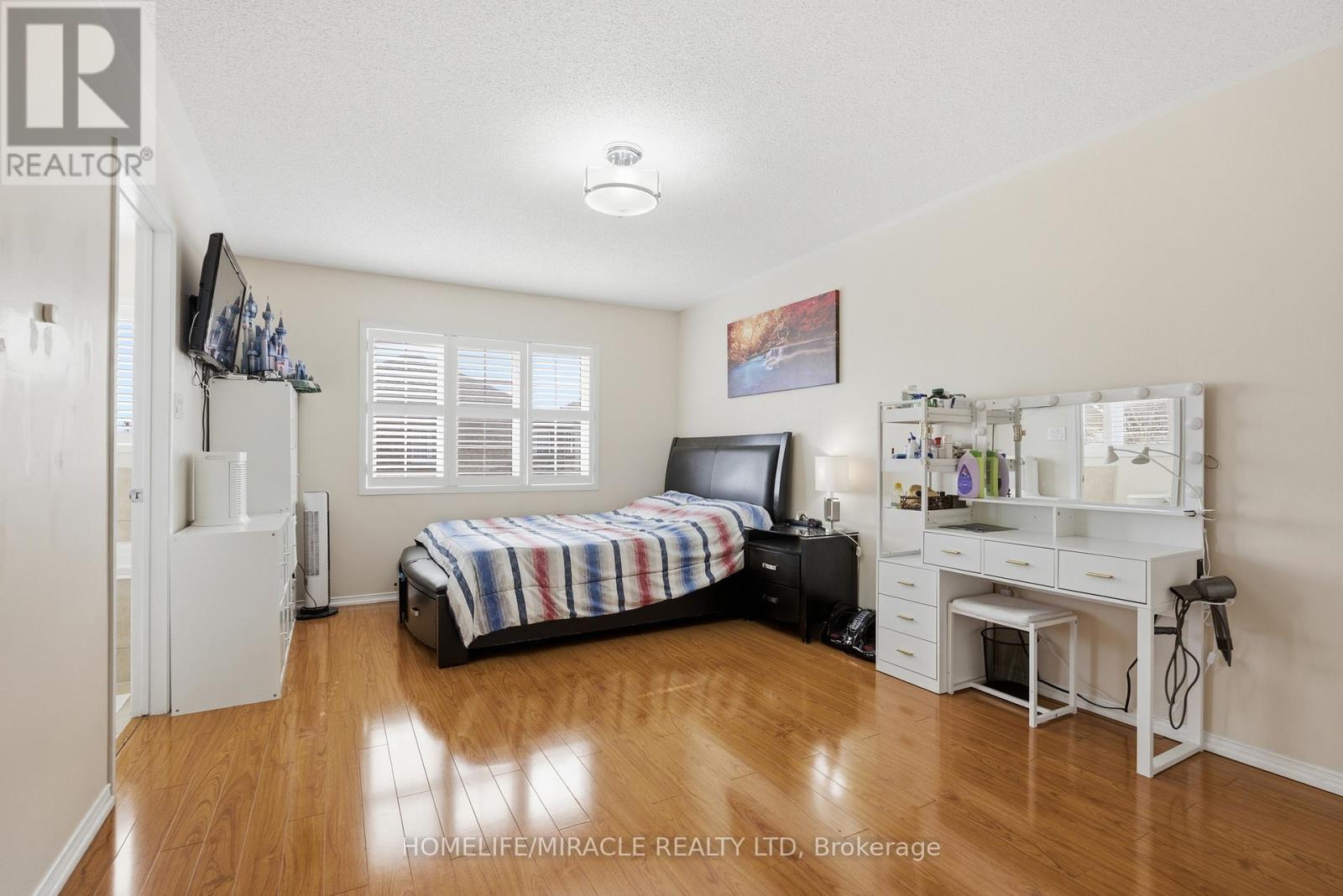 243 Venice Gate Drive, Vaughan, Ontario L4H 0G1 - Photo 21 - N13703156