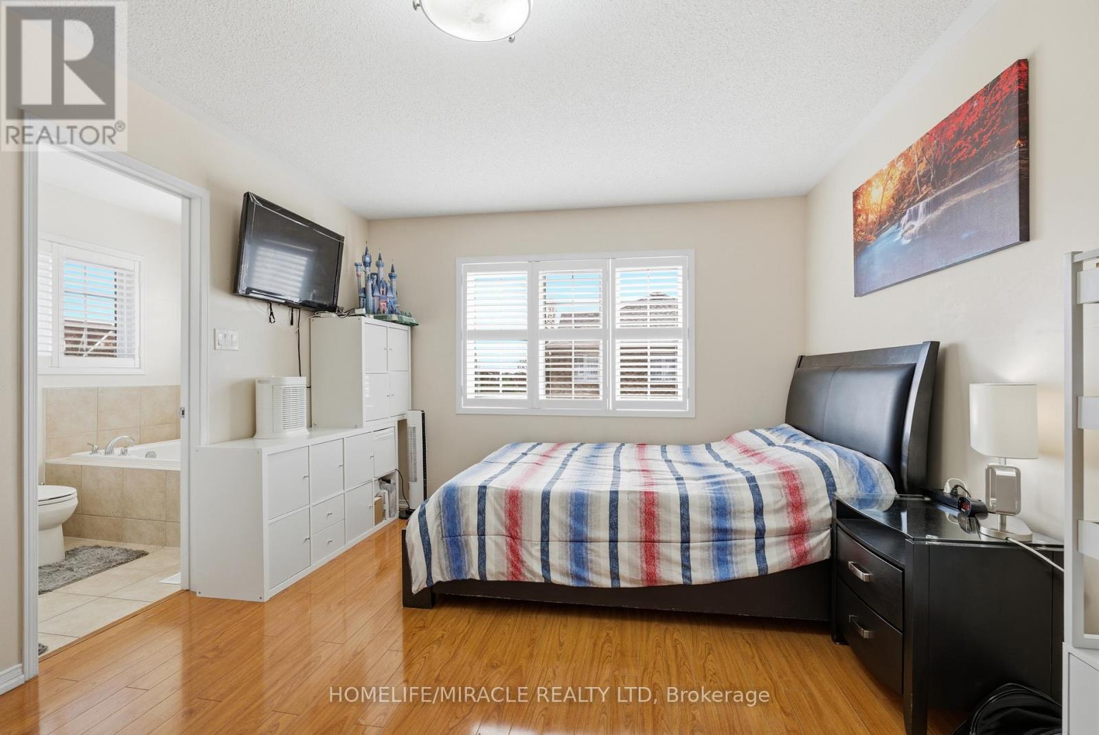 243 Venice Gate Drive, Vaughan, Ontario L4H 0G1 - Photo 22 - N13703156