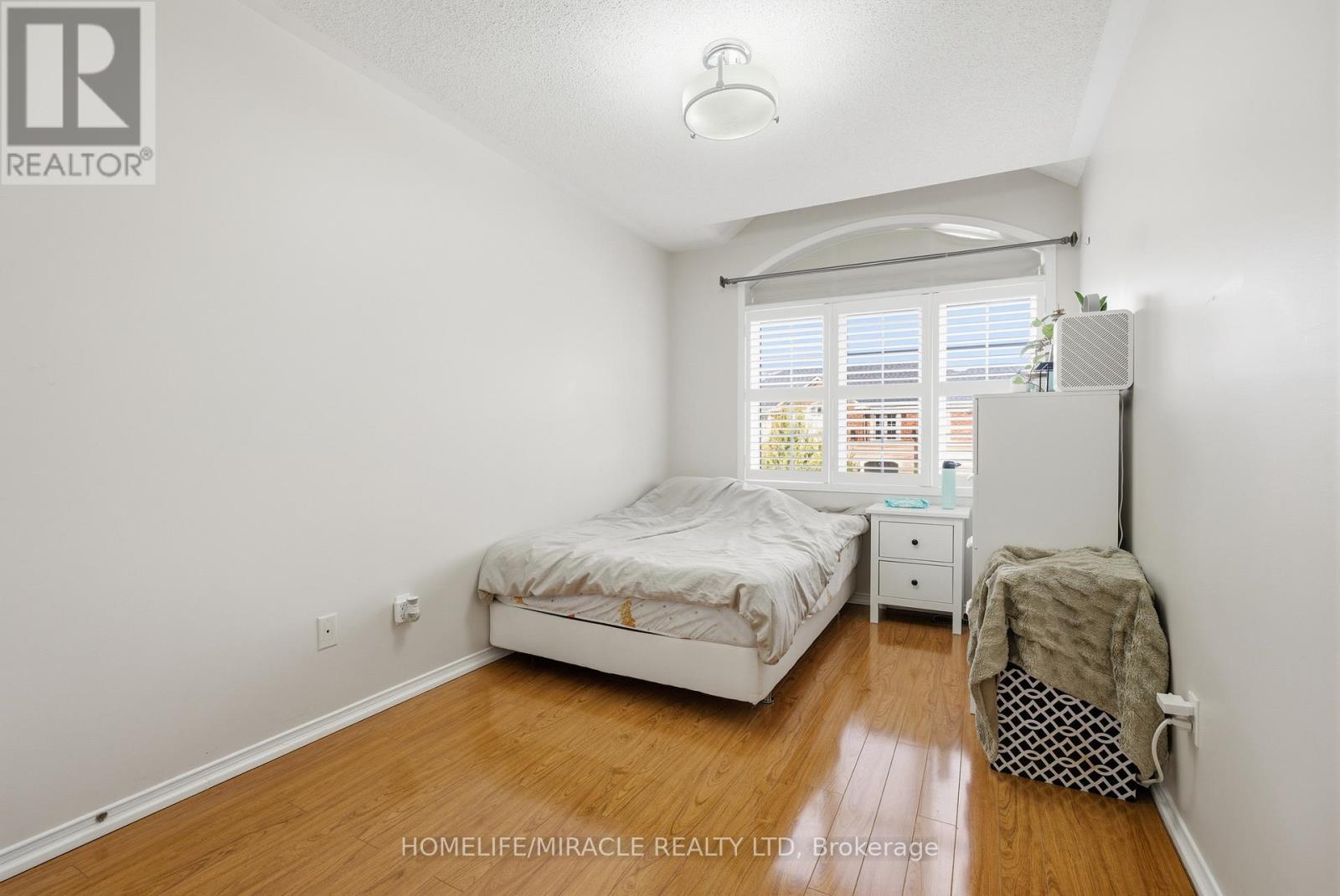 243 Venice Gate Drive, Vaughan, Ontario L4H 0G1 - Photo 27 - N13703156