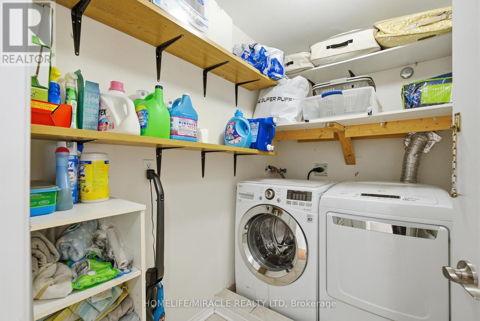 243 Venice Gate Drive, Vaughan, Ontario L4H 0G1 - Photo 32 - N13703156