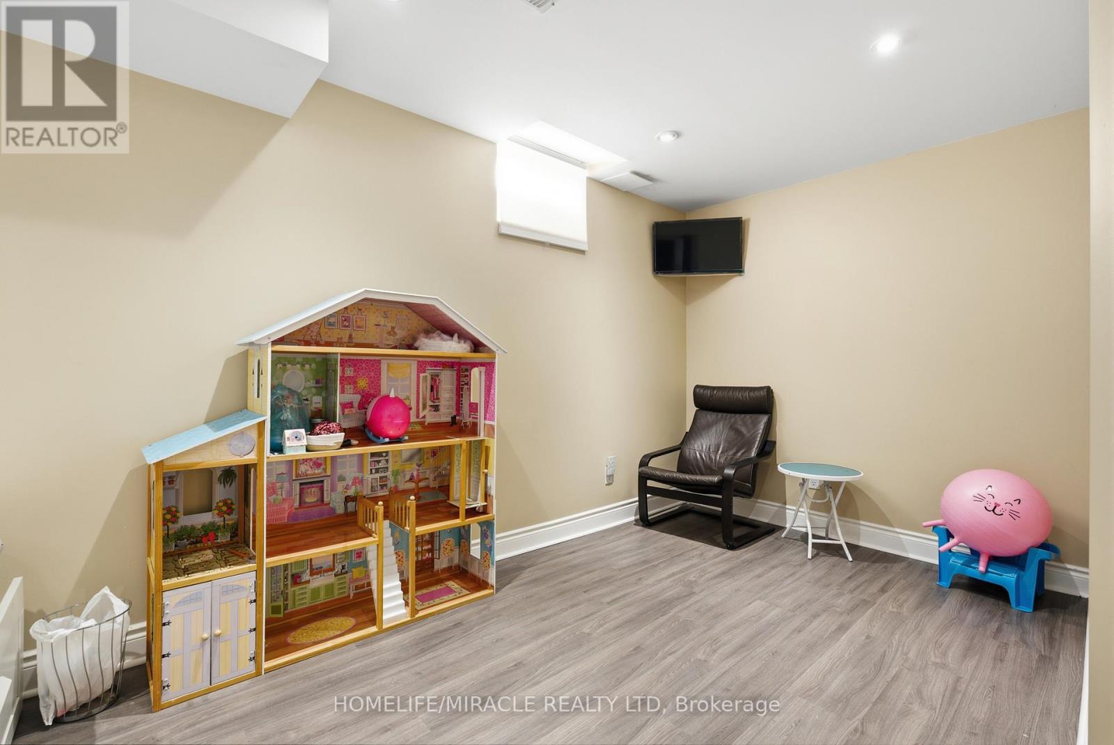 243 Venice Gate Drive, Vaughan, Ontario L4H 0G1 - Photo 38 - N13703156