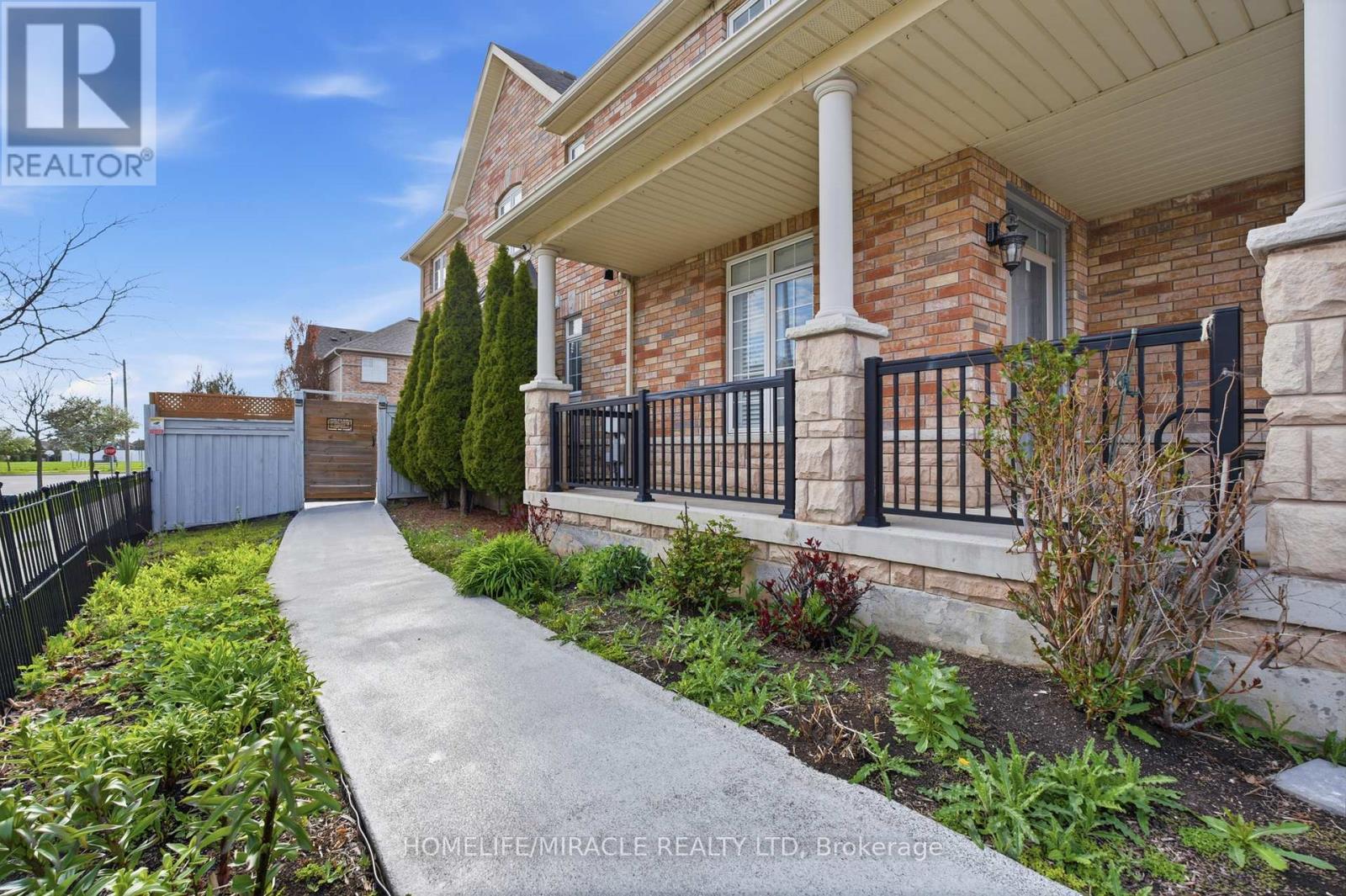 243 Venice Gate Drive, Vaughan, Ontario L4H 0G1 - Photo 40 - N13703156