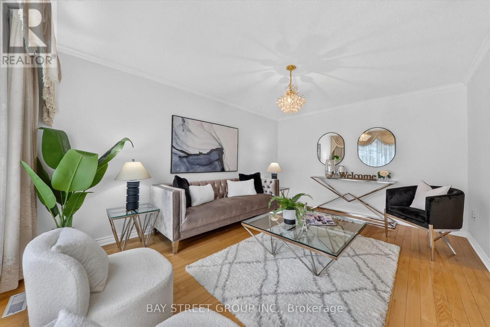 95 Tineta Crescent, Toronto, Ontario M1S 2Y5 - Photo 5 - E13703000
