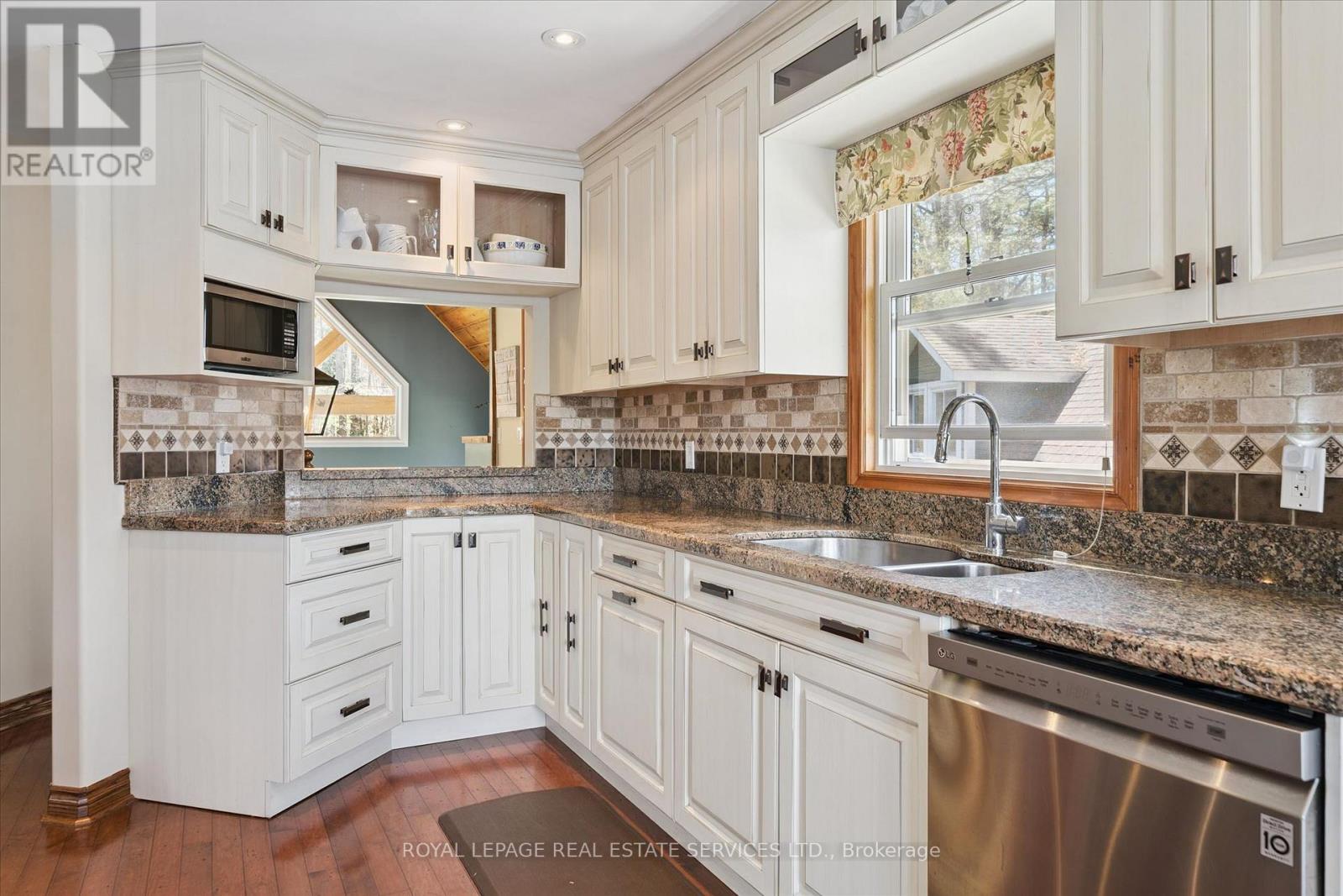 1383 Moon River Road, Muskoka Lakes, Ontario  P0C 1A0 - Photo 14 - X13526638