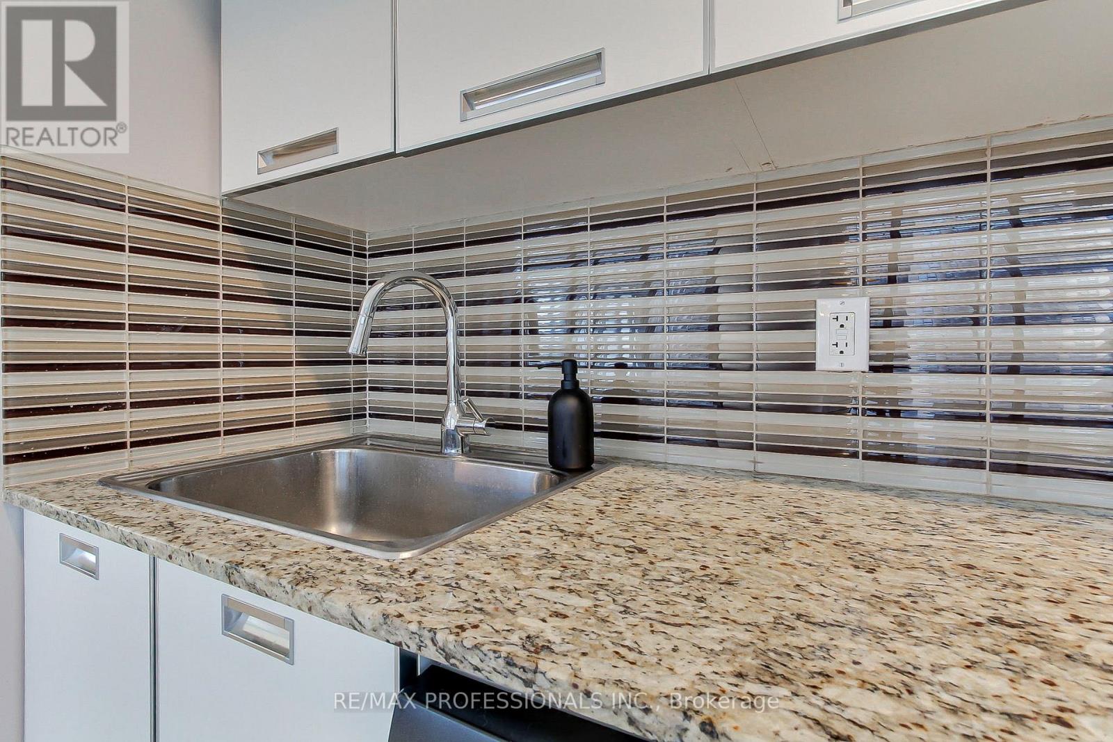 710 - 33 Charles Street E, Toronto, Ontario  M4Y 0A2 - Photo 11 - C13703222