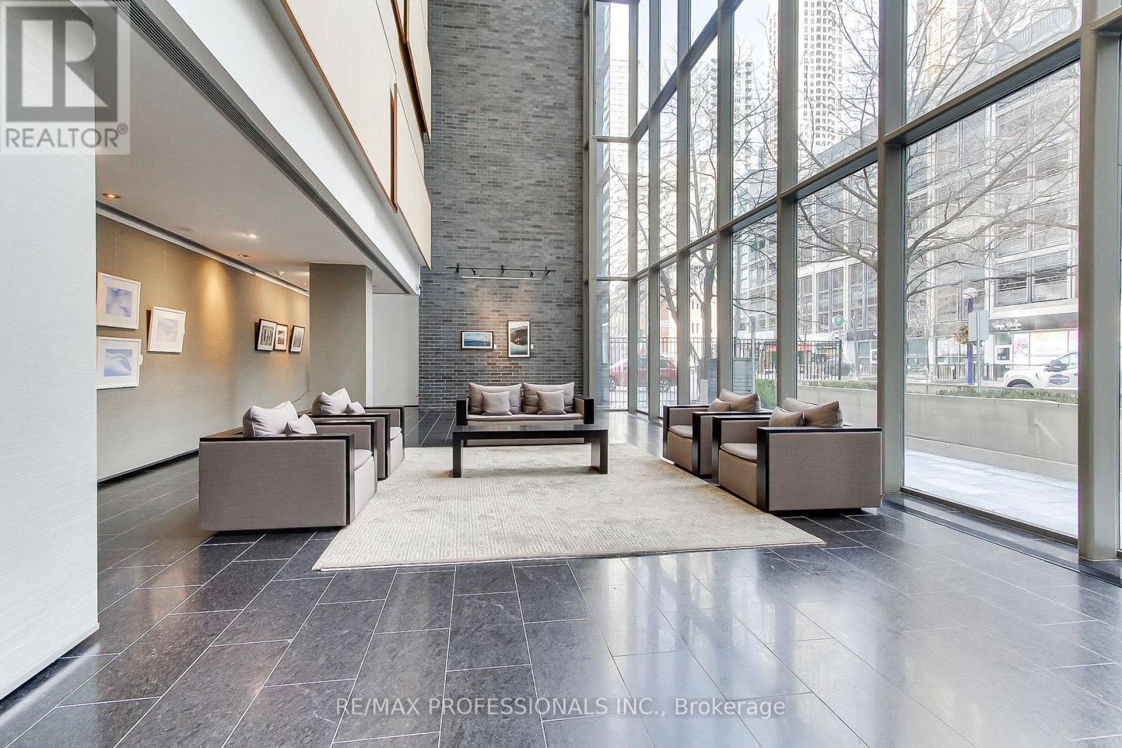 710 - 33 Charles Street E, Toronto, Ontario  M4Y 0A2 - Photo 3 - C13703222