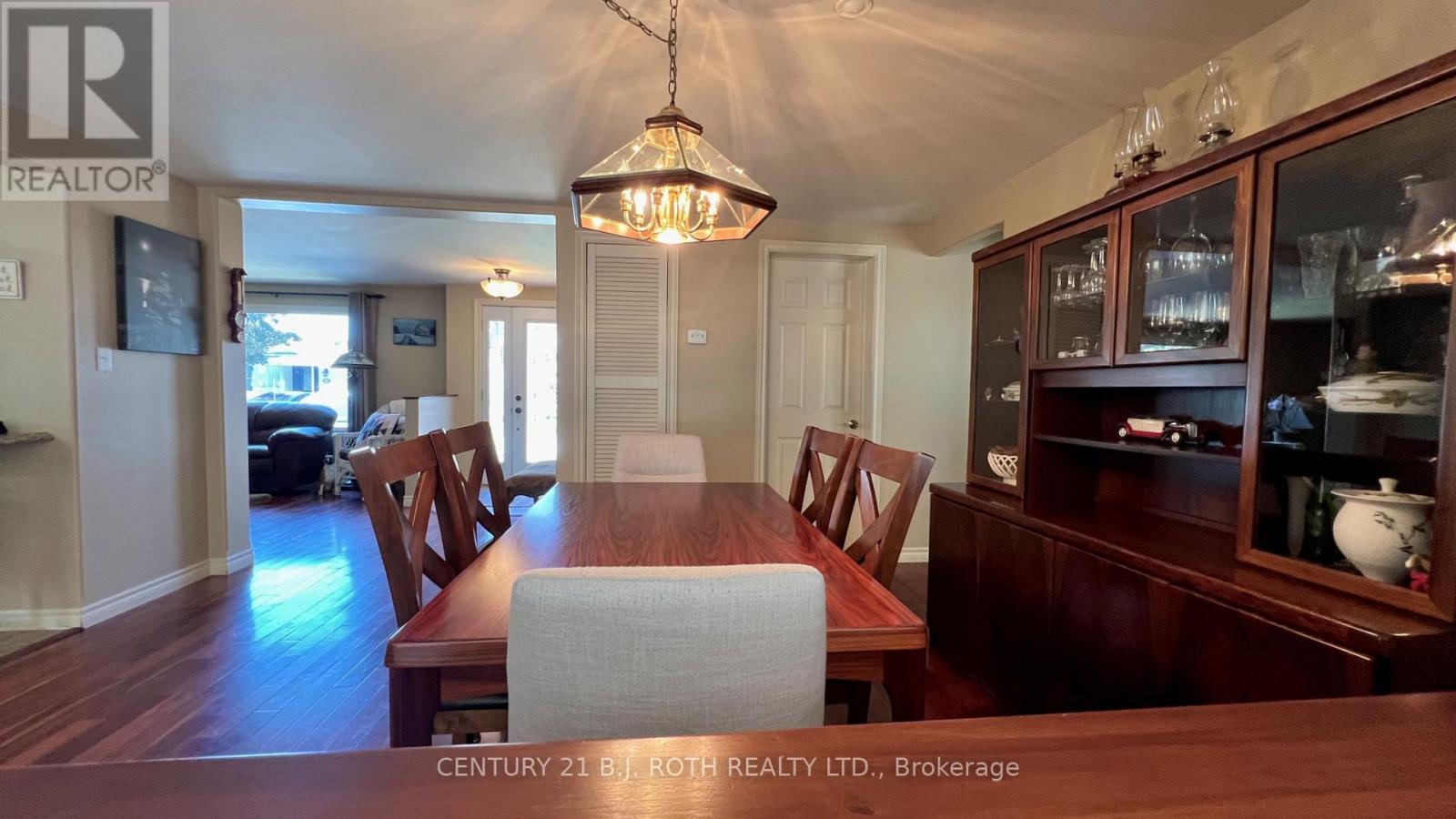 31 Corner Brook Trail, Innisfil, Ontario  L9S 1P5 - Photo 7 - N13703188