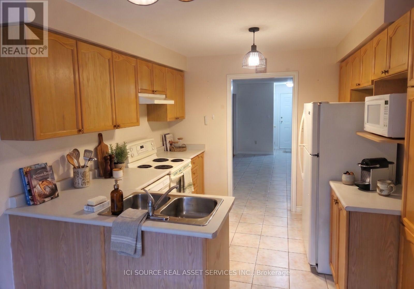 99 Esther Drive, Barrie, Ontario  L4N 0V8 - Photo 3 - S13703186