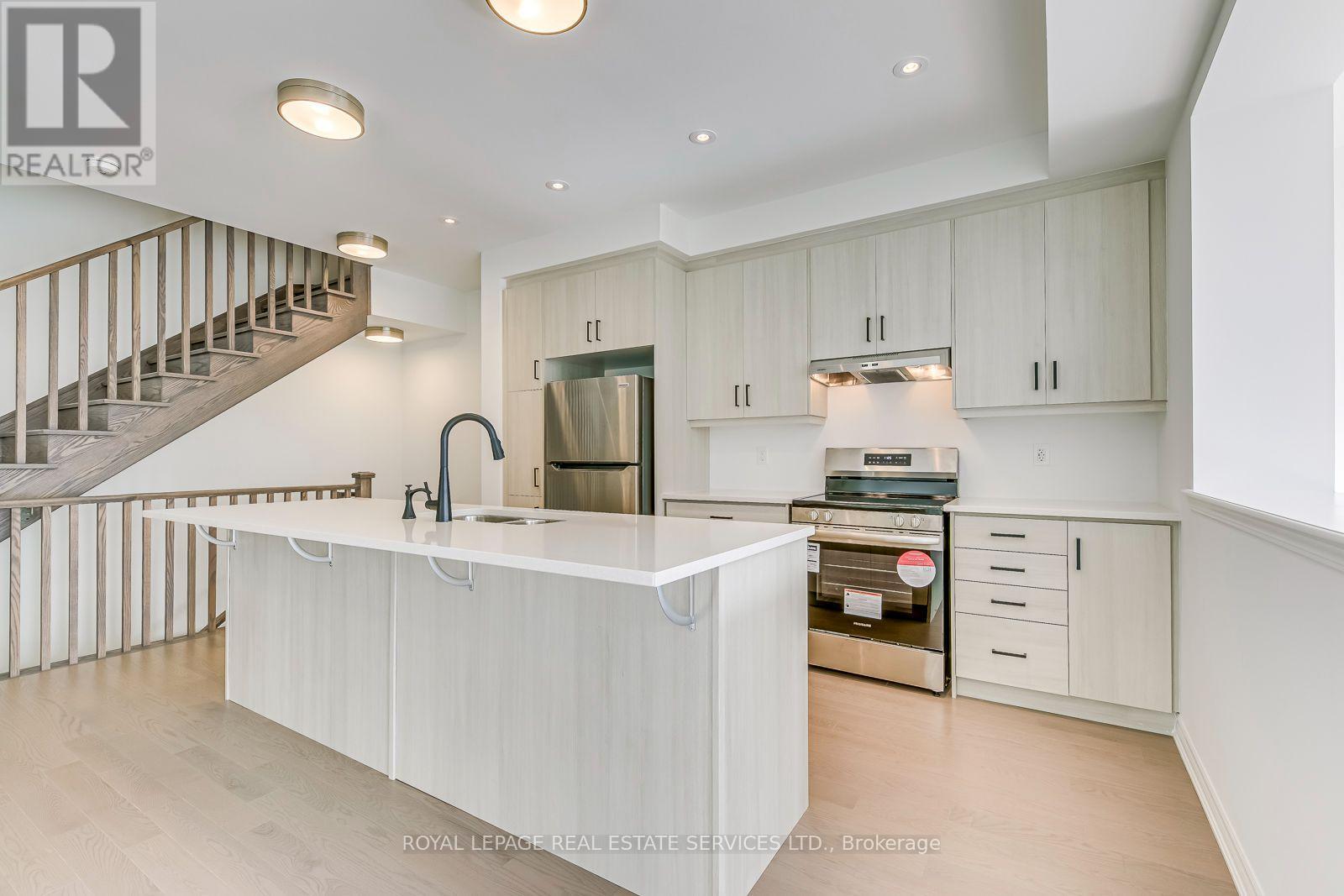 1205 Poppy Gardens, Oakville, Ontario  L6M 7Y3 - Photo 10 - W13703192