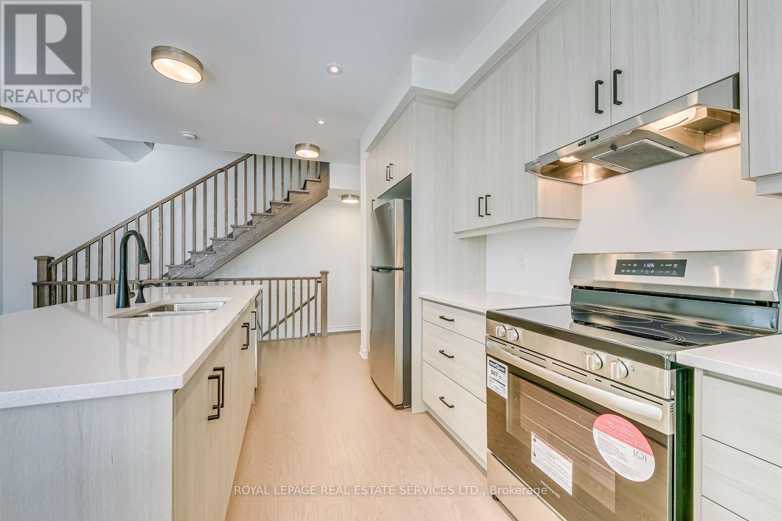 1205 Poppy Gardens, Oakville, Ontario  L6M 7Y3 - Photo 11 - W13703192