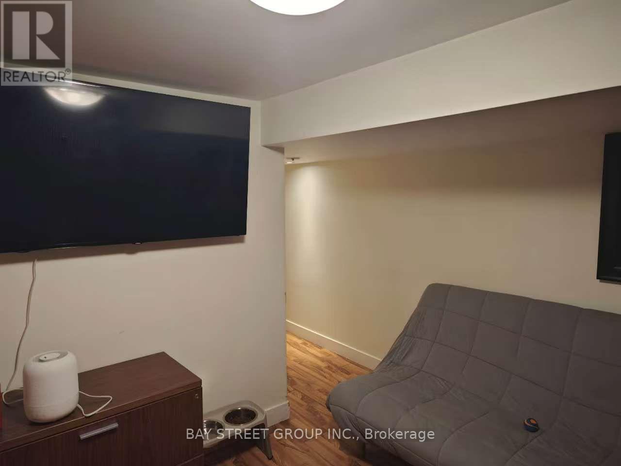 Lower - 178 Rosemount Avenue, Toronto, Ontario  M6H 2M9 - Photo 12 - W13703220