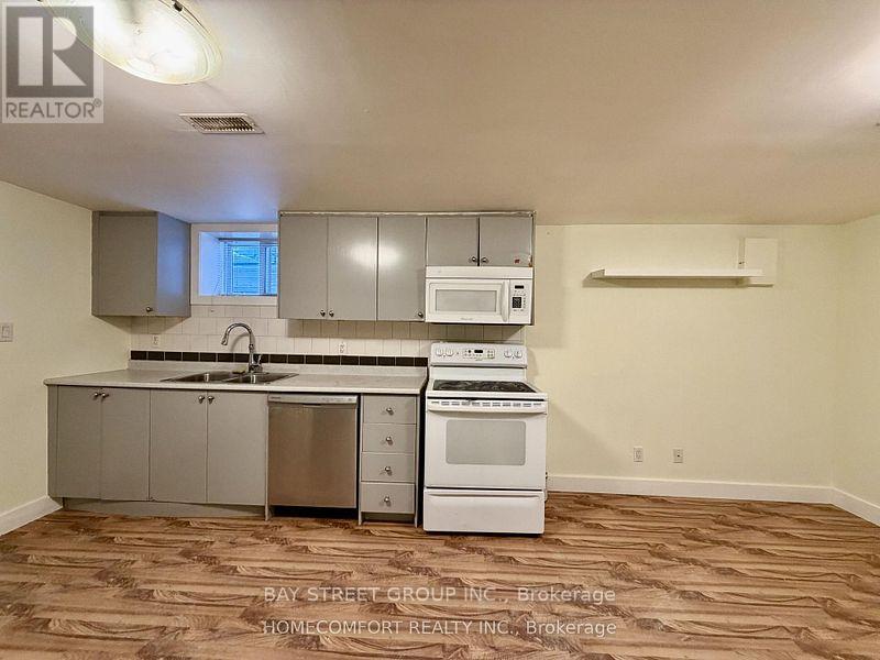 Lower - 178 Rosemount Avenue, Toronto, Ontario  M6H 2M9 - Photo 4 - W13703220