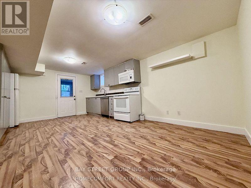 Lower - 178 Rosemount Avenue, Toronto, Ontario  M6H 2M9 - Photo 9 - W13703220