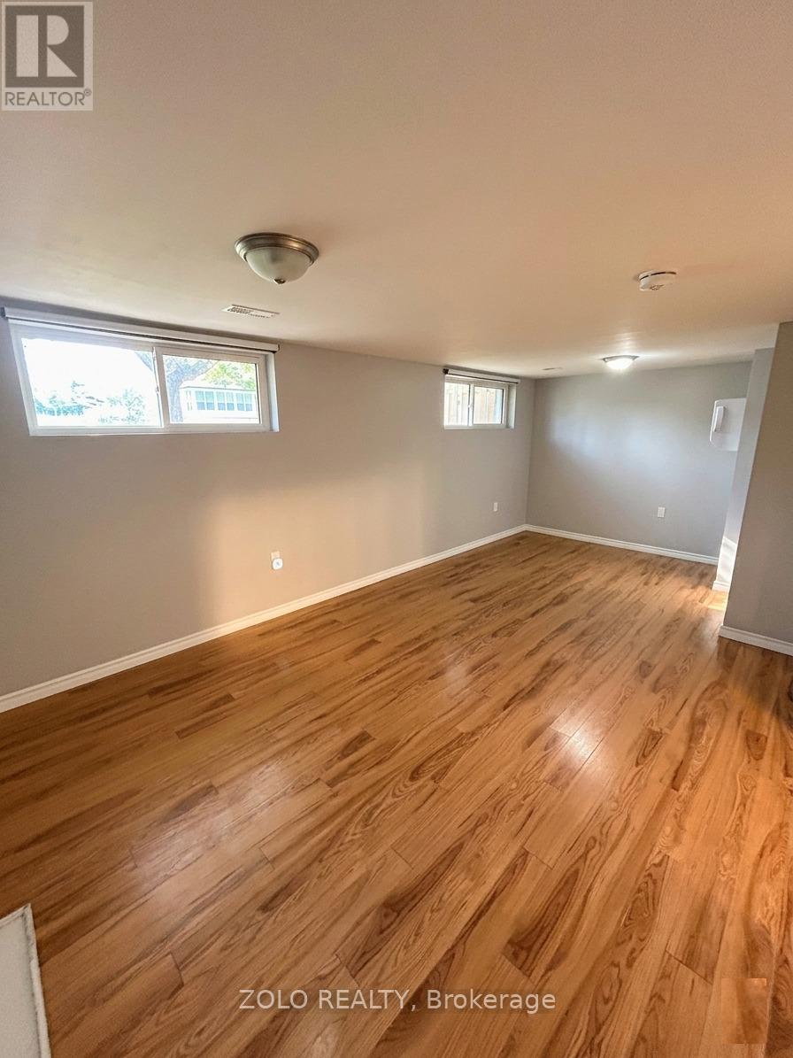 Lower - 3 Old York Crescent, Kitchener, Ontario  N2B 3G2 - Photo 3 - X13703230
