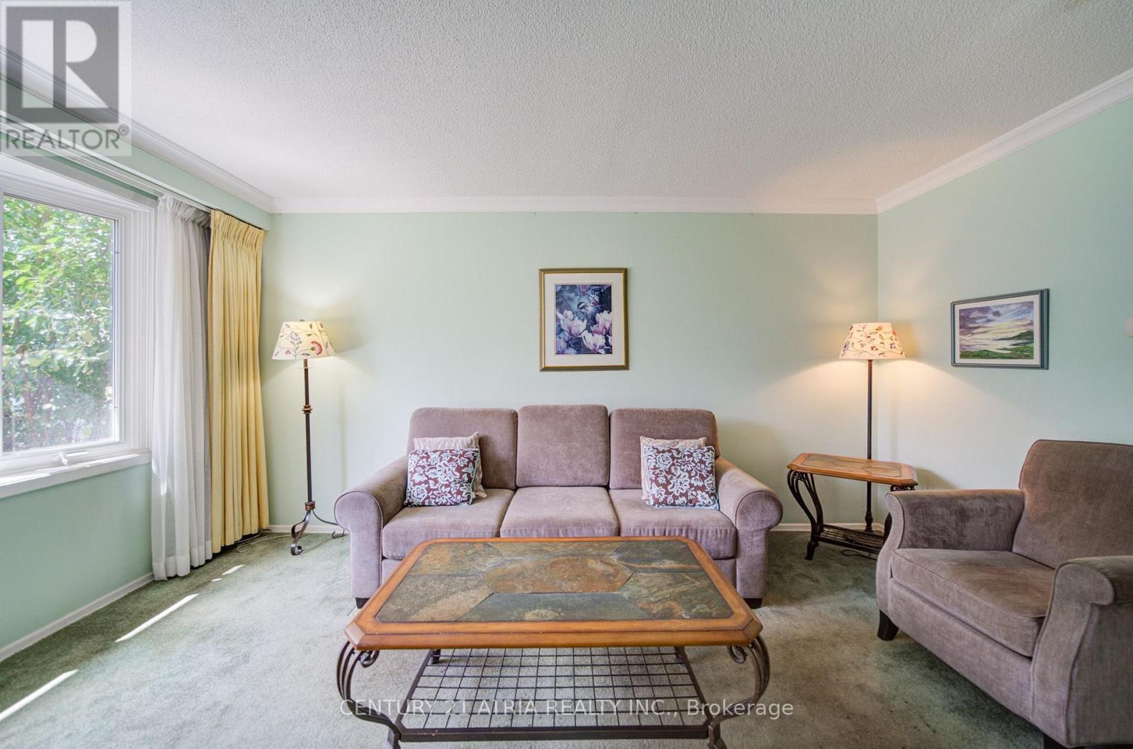 141 Hollyberry Trail, Toronto, Ontario M2H 2P2 - Photo 3 - C13700174
