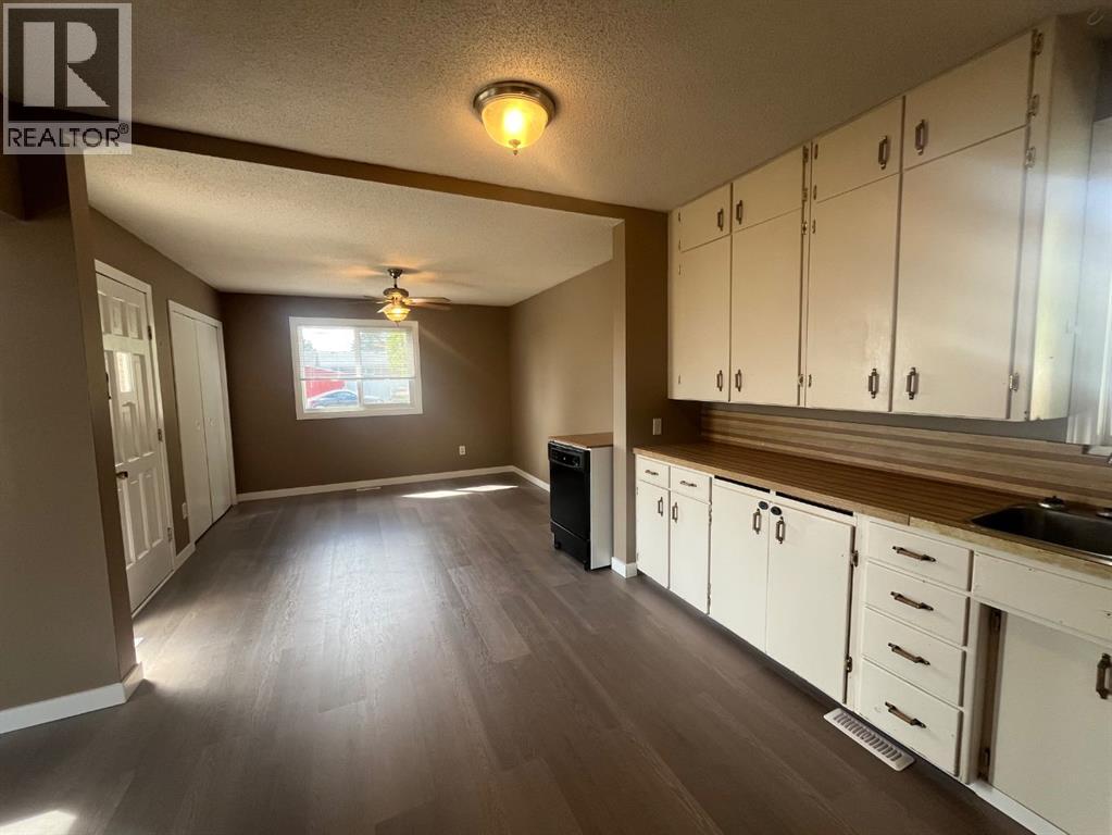 102 3 Street E, Lashburn, Saskatchewan  S0M 1H0 - Photo 10 - A2338778