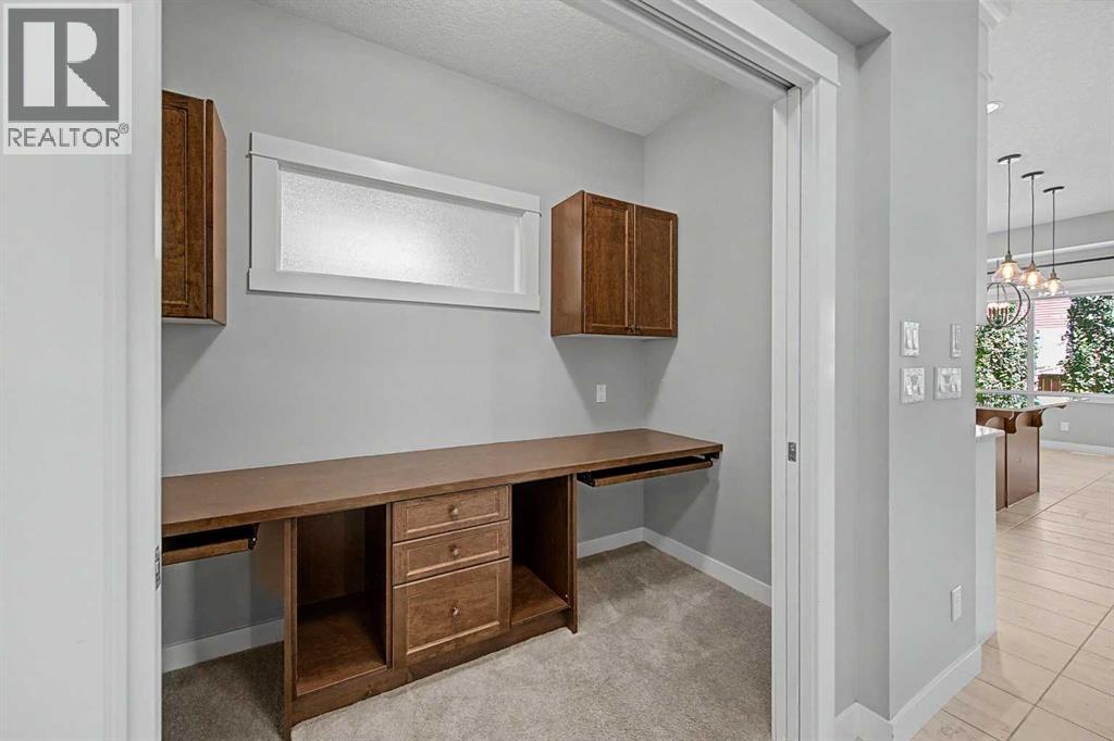 604 Midtown Place Sw, Airdrie, Alberta  T4B 4E3 - Photo 12 - A2335225