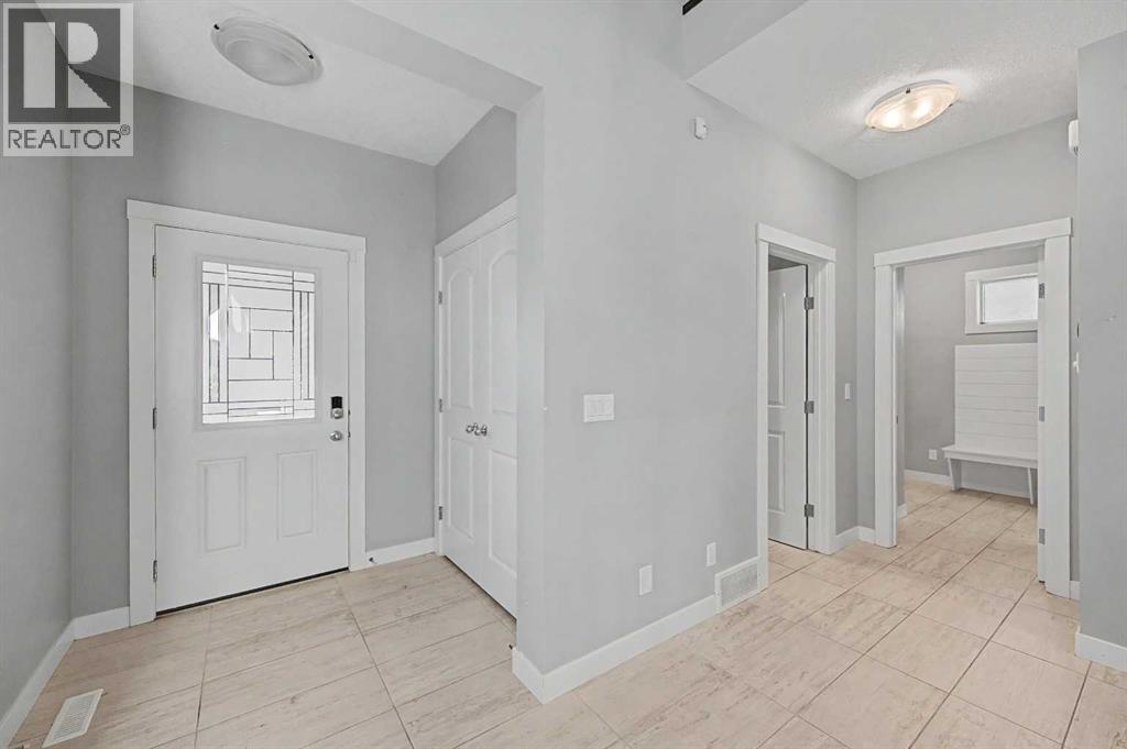 604 Midtown Place Sw, Airdrie, Alberta  T4B 4E3 - Photo 2 - A2335225