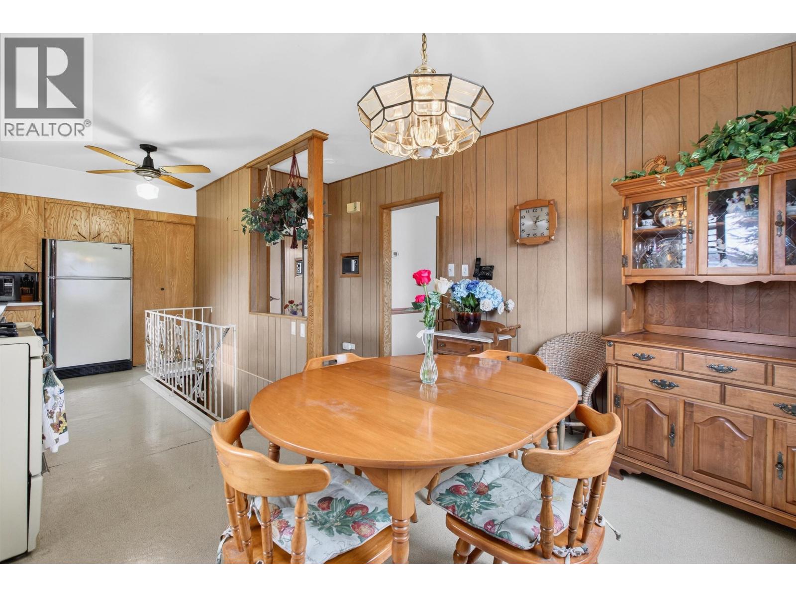 Listing Picture 13 of 39 : 2284 E 45TH AVENUE, Vancouver / 溫哥華 - 魯藝地產 Yvonne Lu Group - MLS Medallion Club Member