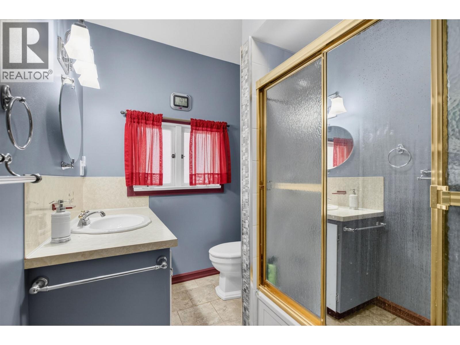 Listing Picture 20 of 39 : 2284 E 45TH AVENUE, Vancouver / 溫哥華 - 魯藝地產 Yvonne Lu Group - MLS Medallion Club Member
