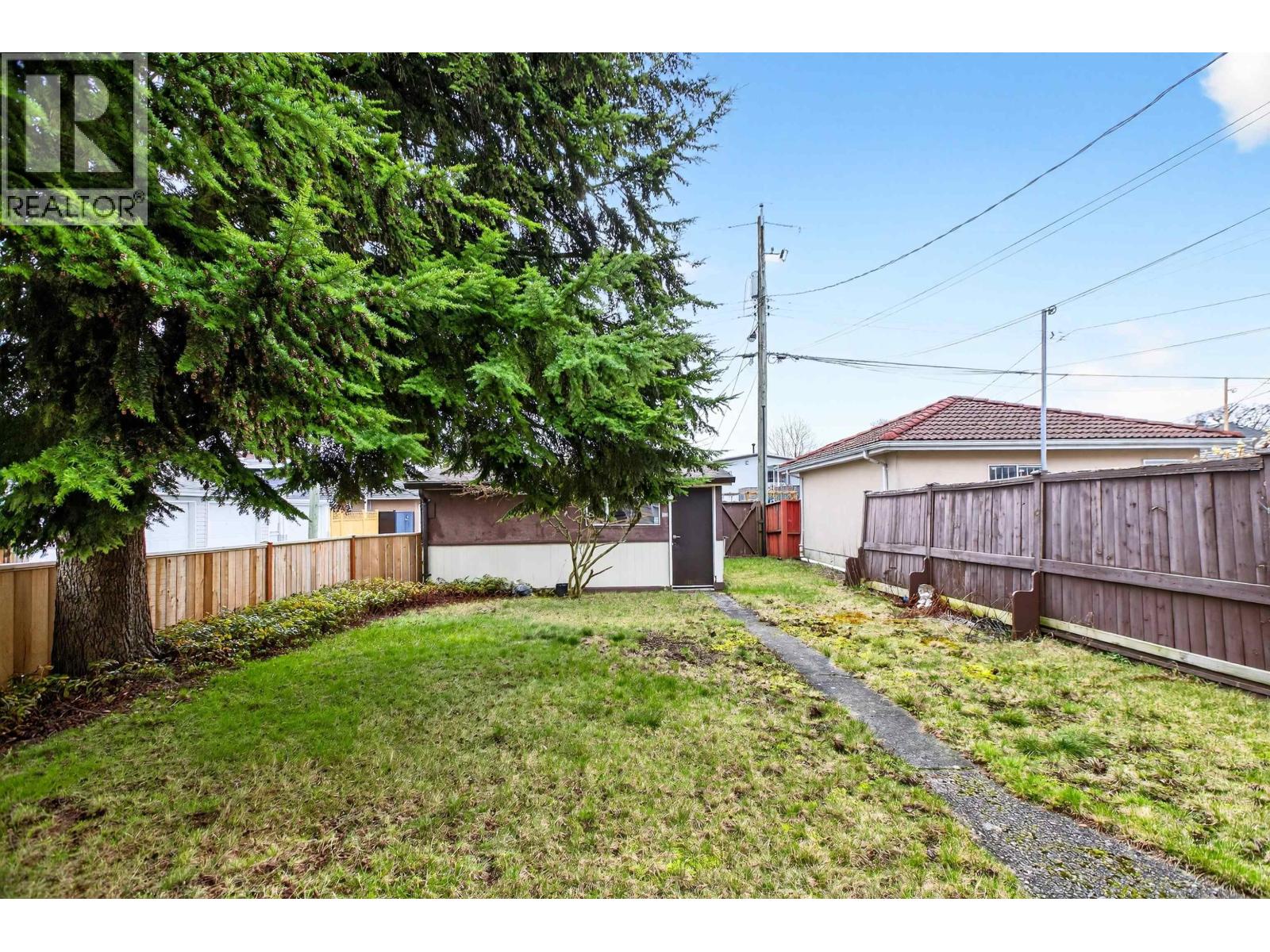 Listing Picture 30 of 39 : 2284 E 45TH AVENUE, Vancouver / 溫哥華 - 魯藝地產 Yvonne Lu Group - MLS Medallion Club Member