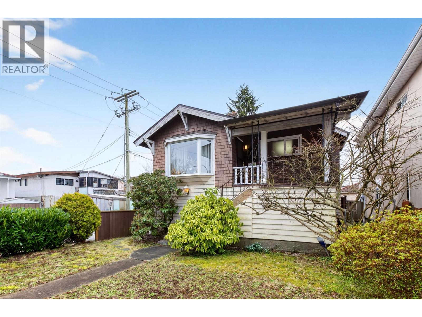Listing Picture 36 of 39 : 2284 E 45TH AVENUE, Vancouver / 溫哥華 - 魯藝地產 Yvonne Lu Group - MLS Medallion Club Member