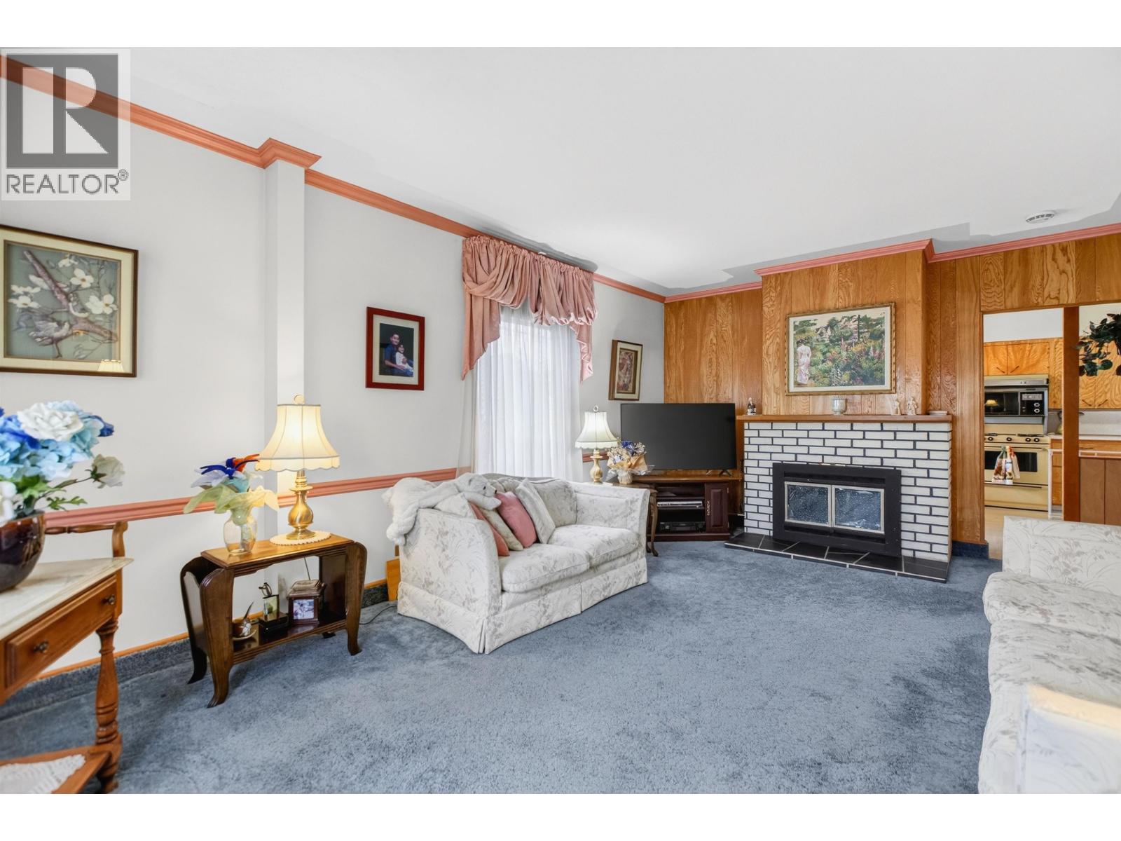 Listing Picture 7 of 39 : 2284 E 45TH AVENUE, Vancouver / 溫哥華 - 魯藝地產 Yvonne Lu Group - MLS Medallion Club Member