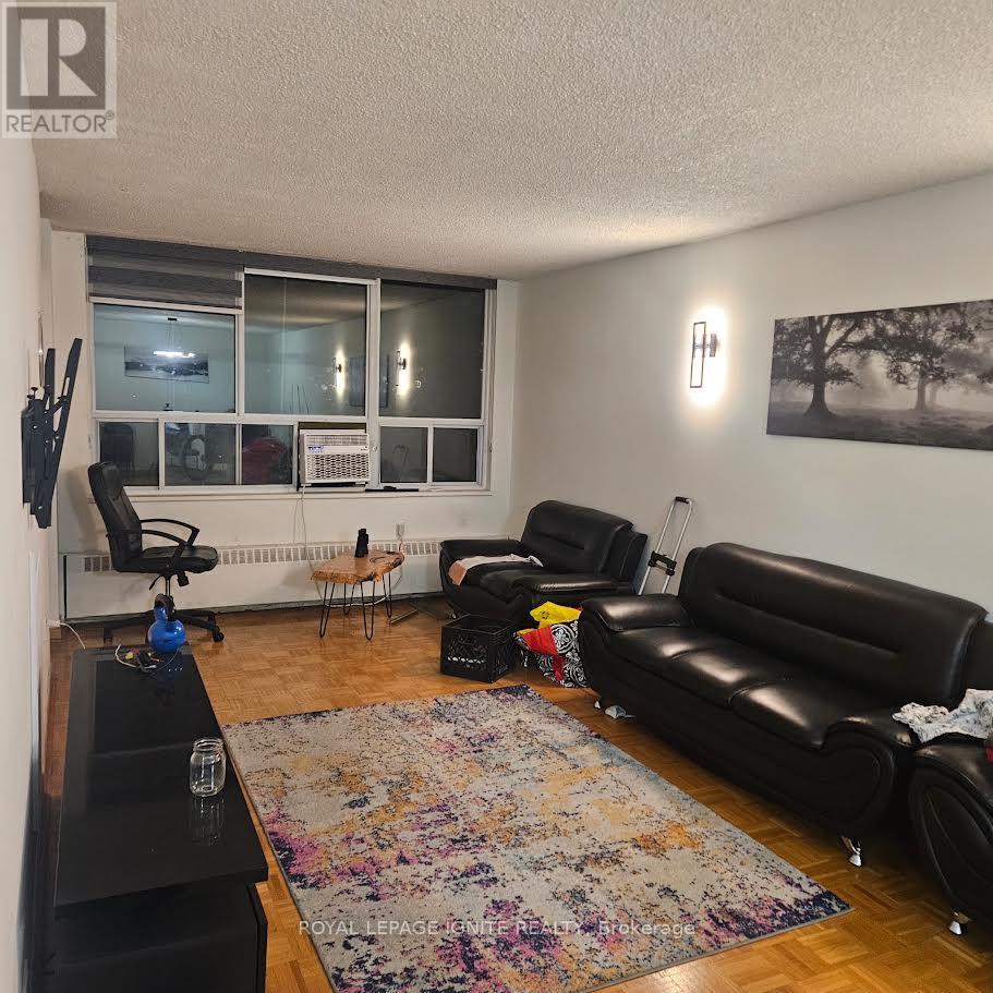 409 - 390 DIXON ROAD, Toronto, Ontario
