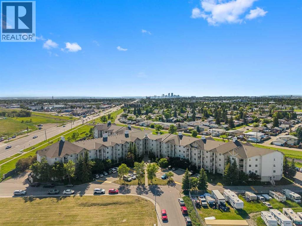 425, 1717 60 Street SE, Calgary, Alberta  T2A 7Y7 - Photo 1 - A2324183