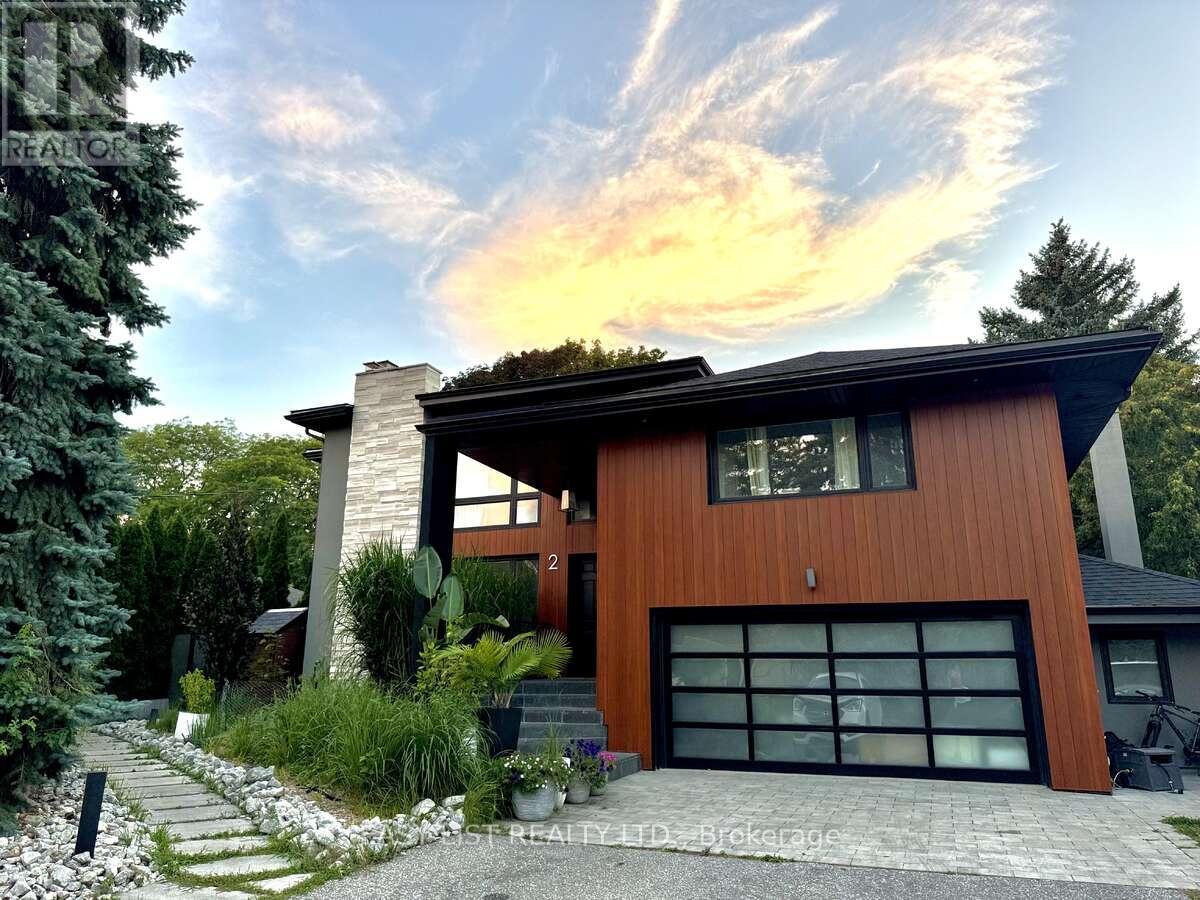 2 PRINCESS ANNE CRESCENT, Toronto, Ontario