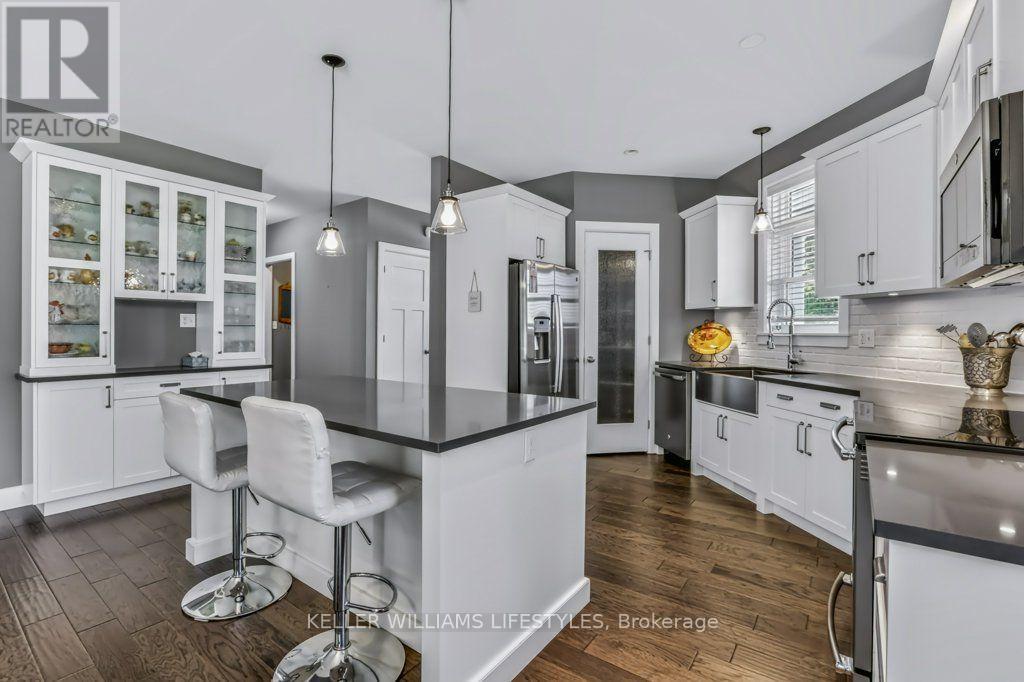 51 Deerfield Road, Lambton Shores, Ontario  N0M 1T0 - Photo 10 - X13703332