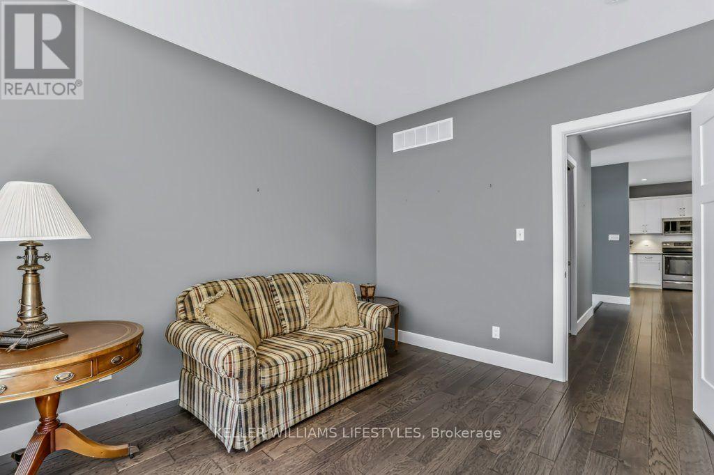 51 Deerfield Road, Lambton Shores, Ontario  N0M 1T0 - Photo 5 - X13703332