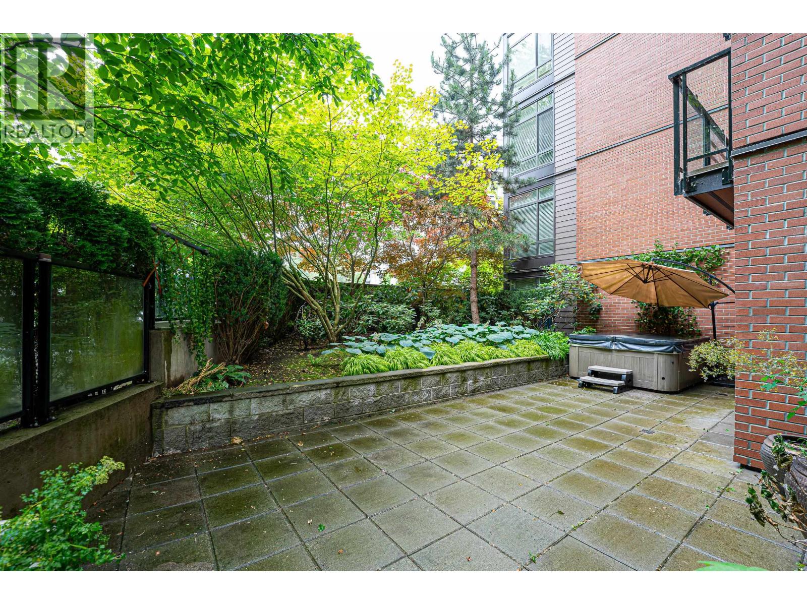 105 733 W 3rd Street, North Vancouver, British Columbia V7M 0C8 - Photo 2 - R3148611