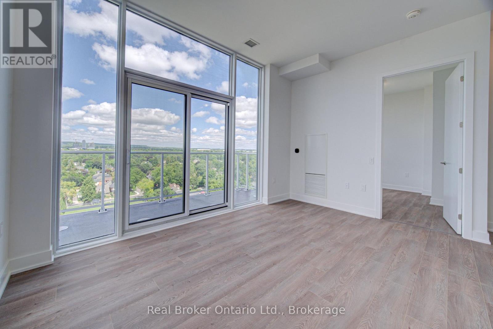1310 - 2088 James Street, Burlington, Ontario  L7R 0H2 - Photo 13 - W13703346