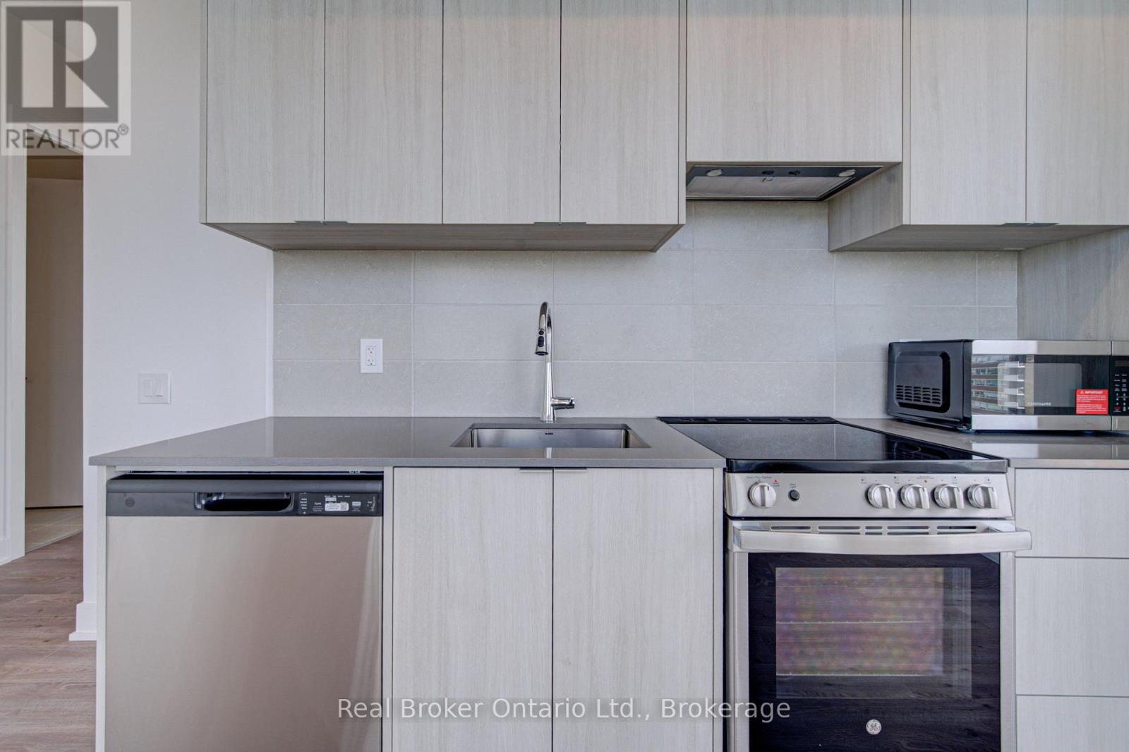 1310 - 2088 James Street, Burlington, Ontario  L7R 0H2 - Photo 17 - W13703346
