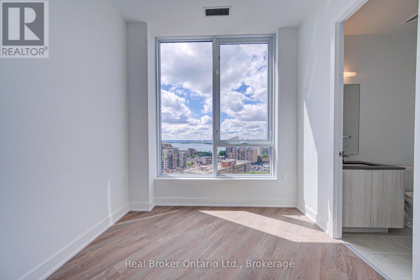 1310 - 2088 James Street, Burlington, Ontario  L7R 0H2 - Photo 22 - W13703346