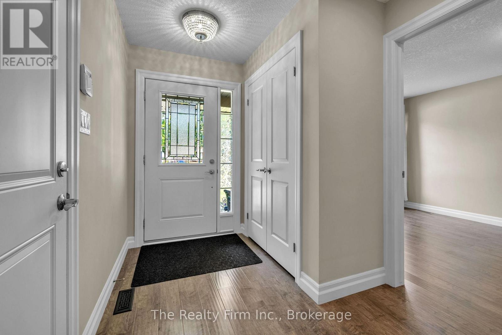 27 Cronyn Street, Woodstock, Ontario  N4S 3T4 - Photo 3 - X13703268