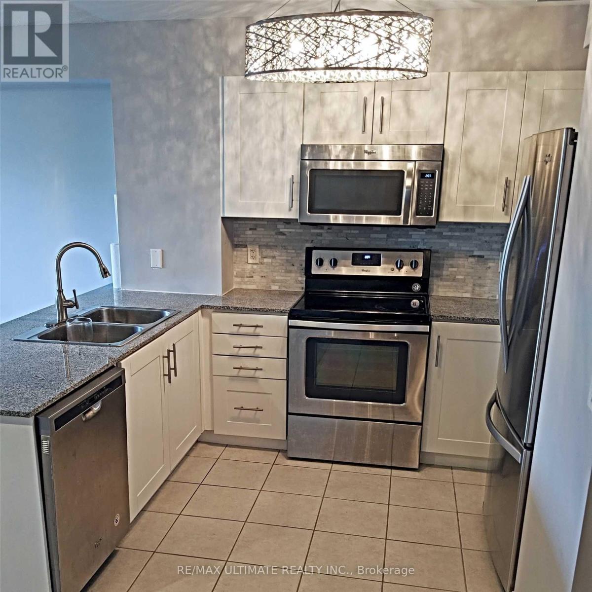 202 - 1730 Eglinton Avenue E, Toronto, Ontario M4A 2X9 - Photo 4 - C13703334