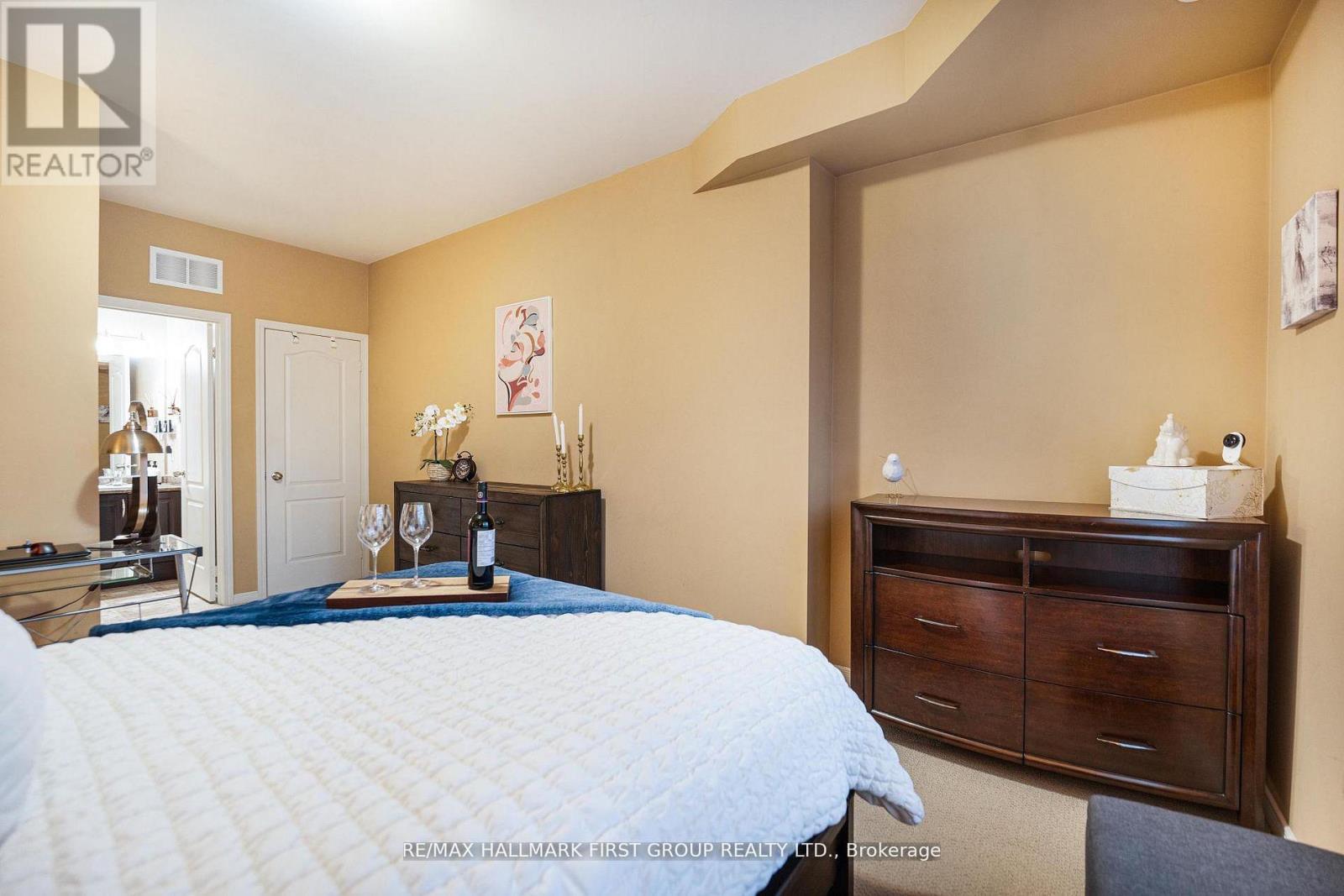 70 Lovegrove Lane, Ajax, Ontario  L1S 0E7 - Photo 16 - E13703280