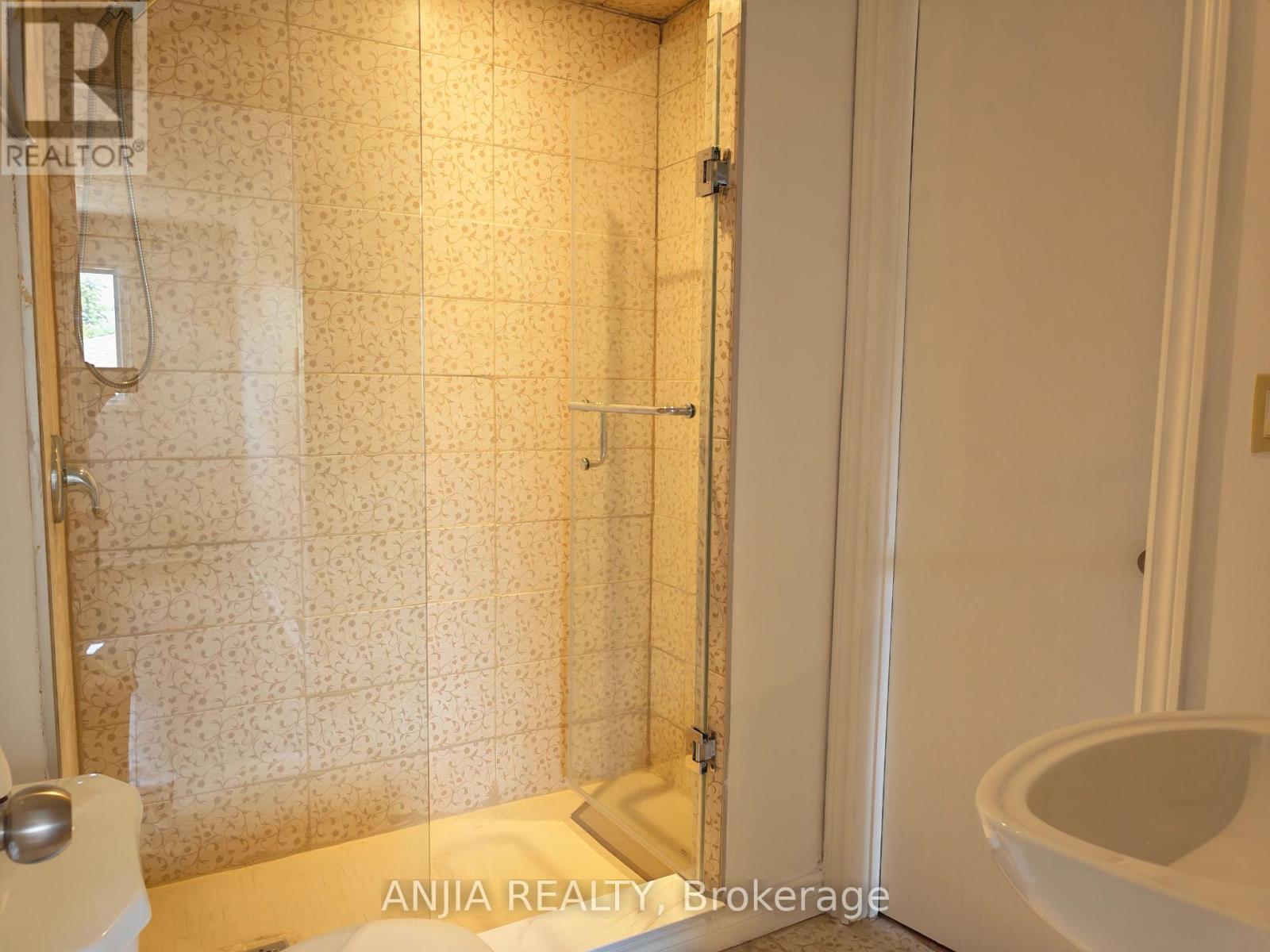 5 Muirlands Drive, Toronto, Ontario M1V 2B3 - Photo 12 - E13703336