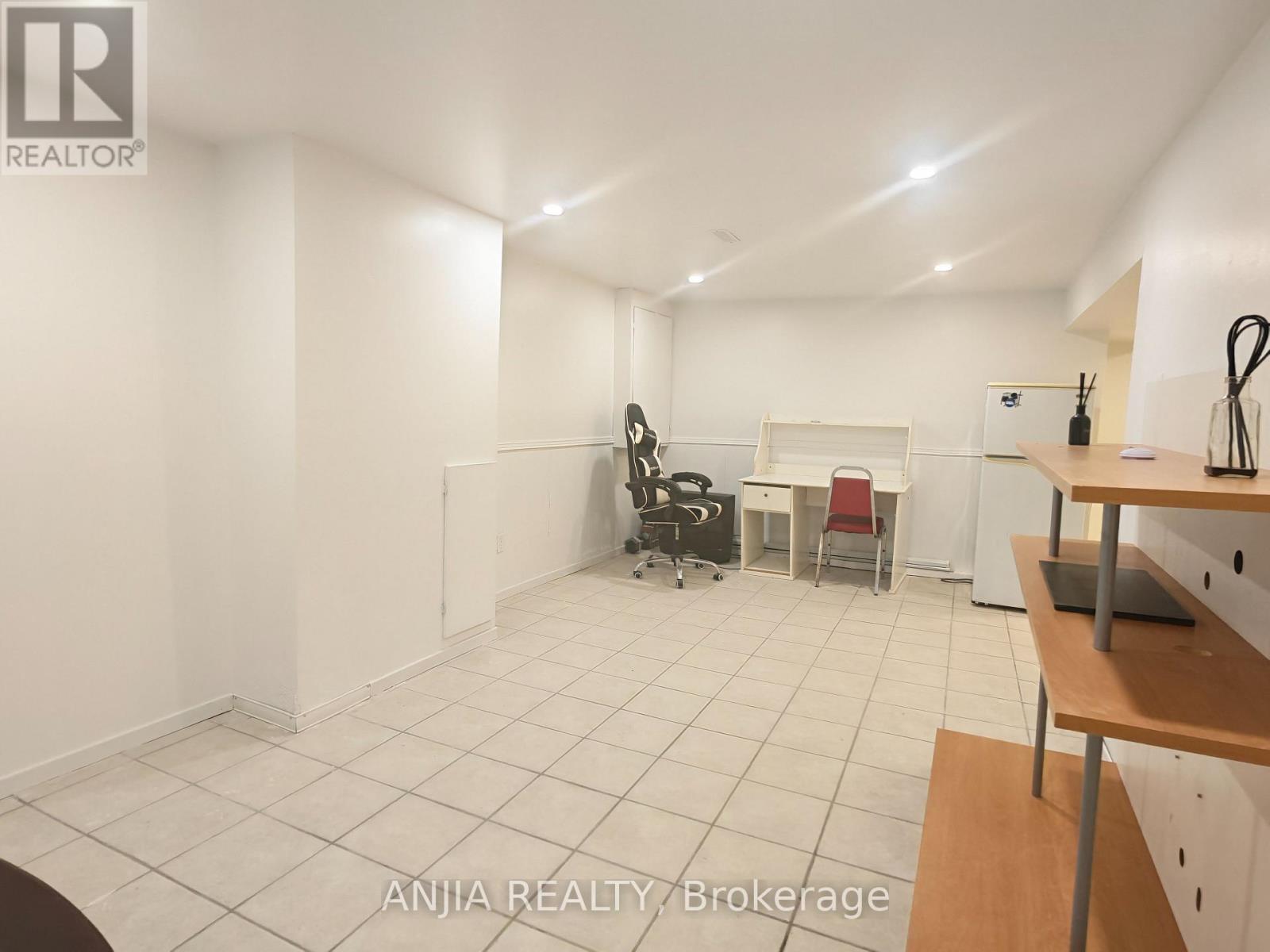 5 Muirlands Drive, Toronto, Ontario M1V 2B3 - Photo 13 - E13703336