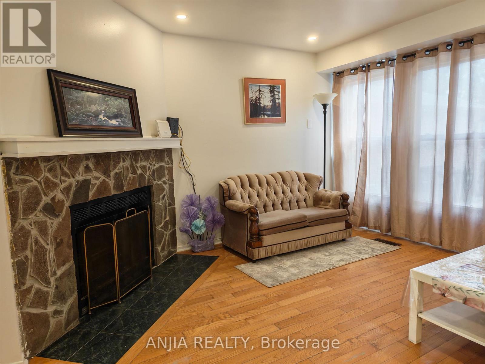 5 Muirlands Drive, Toronto, Ontario M1V 2B3 - Photo 2 - E13703336
