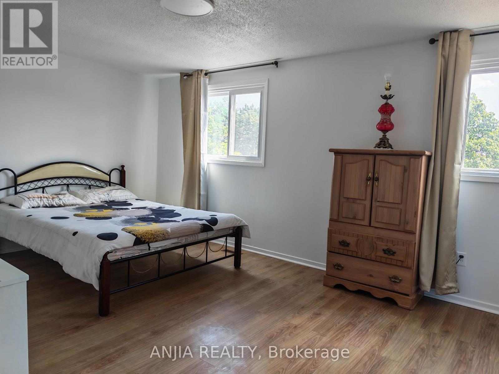 5 Muirlands Drive, Toronto, Ontario M1V 2B3 - Photo 7 - E13703336