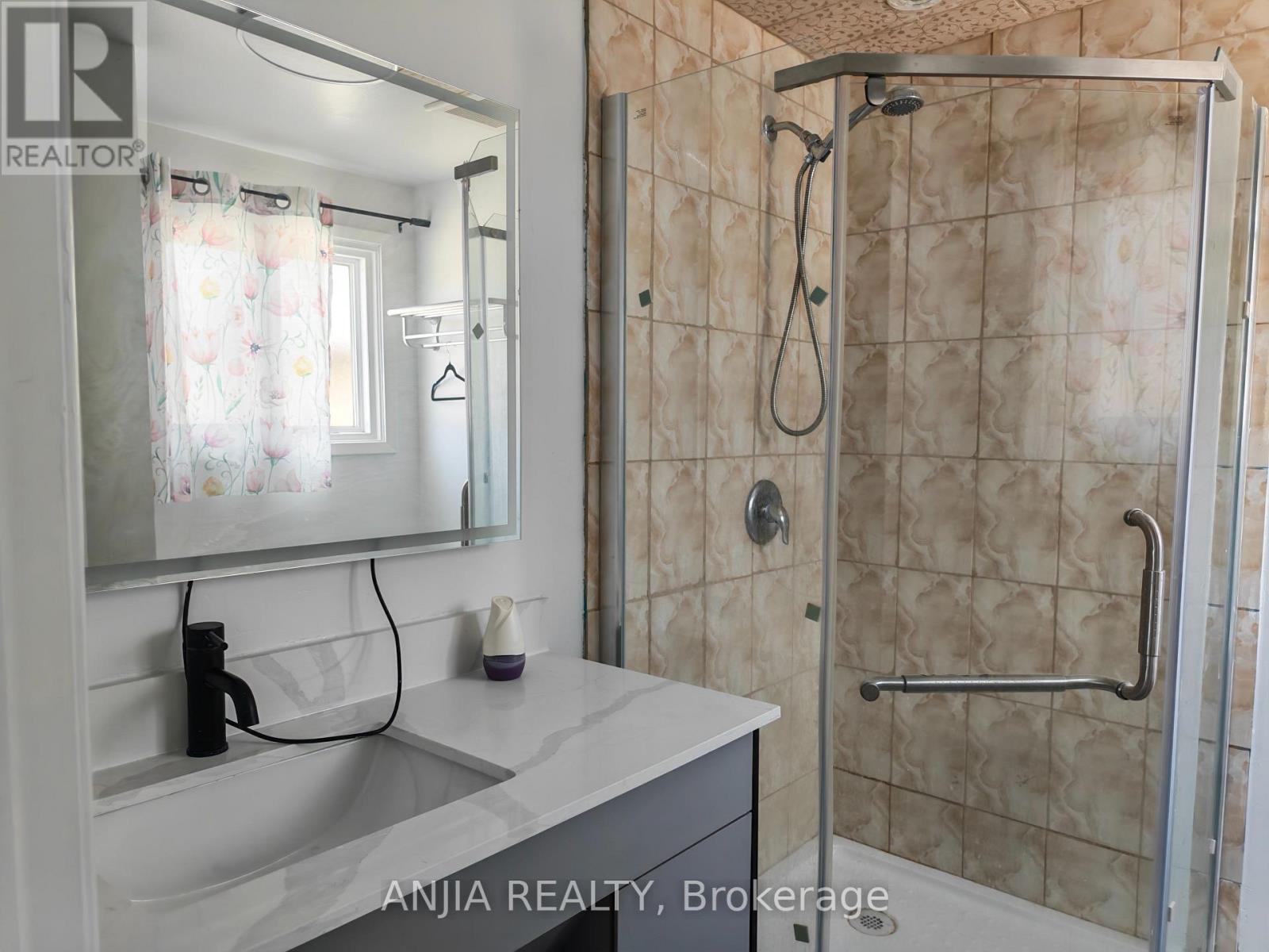 5 Muirlands Drive, Toronto, Ontario M1V 2B3 - Photo 9 - E13703336