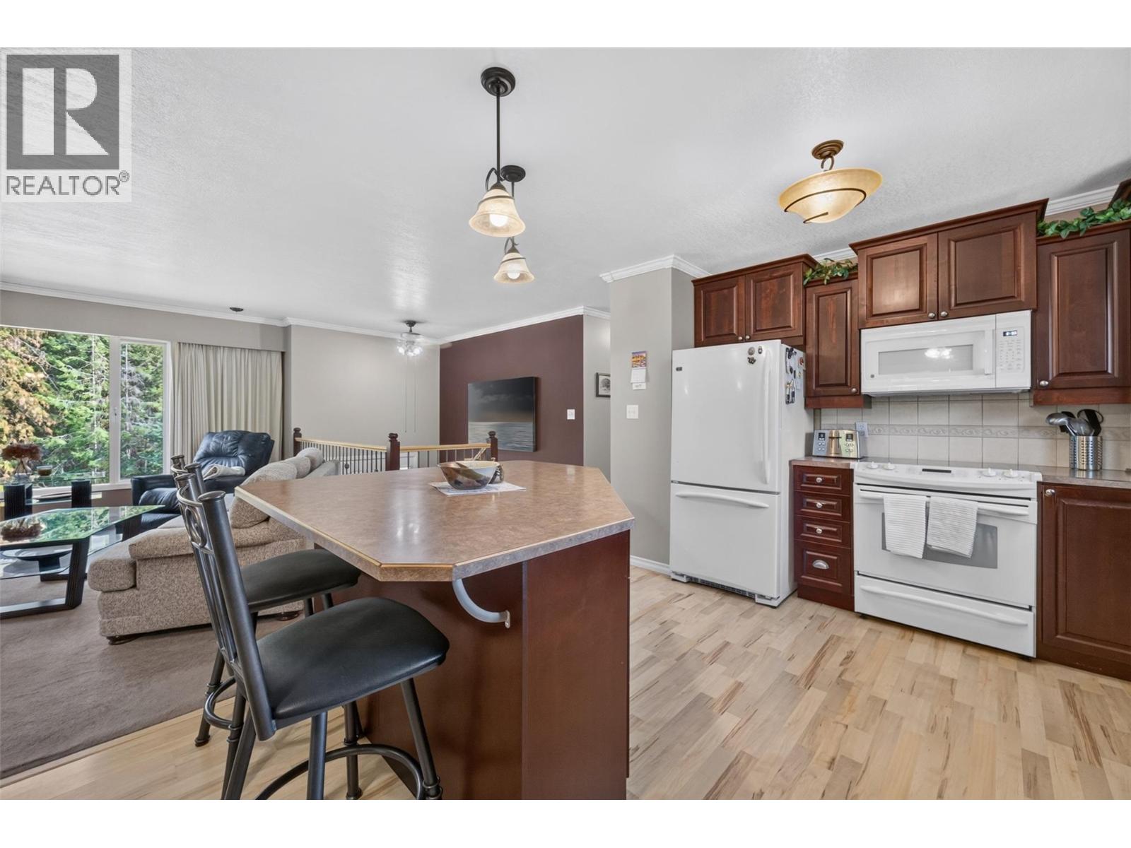 2730 5 Avenue NE, Salmon Arm, British Columbia  V1E 2K3 - Photo 16 - 10398236