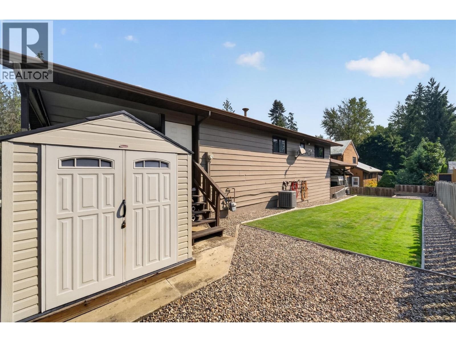 2730 5 Avenue NE, Salmon Arm, British Columbia  V1E 2K3 - Photo 4 - 10398236