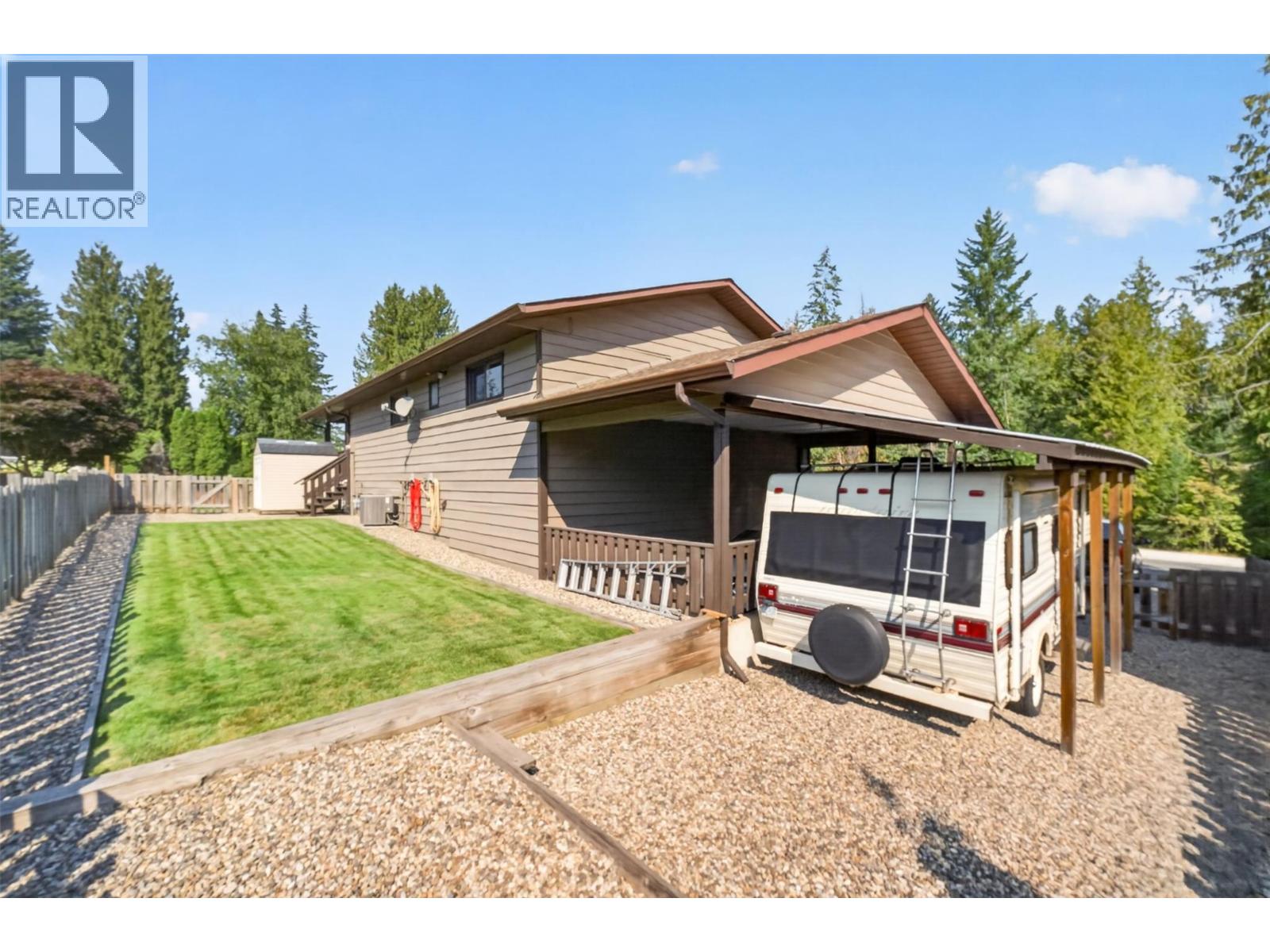 2730 5 Avenue NE, Salmon Arm, British Columbia  V1E 2K3 - Photo 5 - 10398236