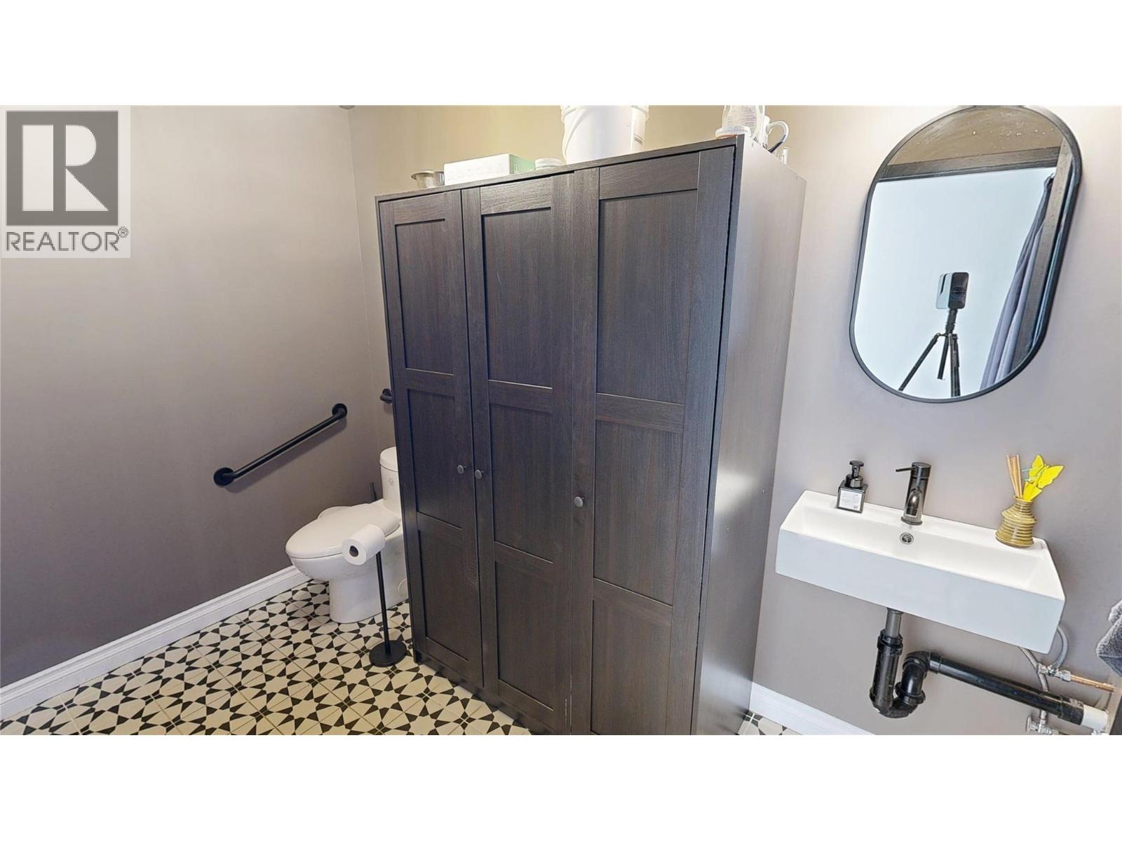 7497 Main Street W Unit# 2, Radium Hot Springs, British Columbia  V0A 1M0 - Photo 9 - 10398452