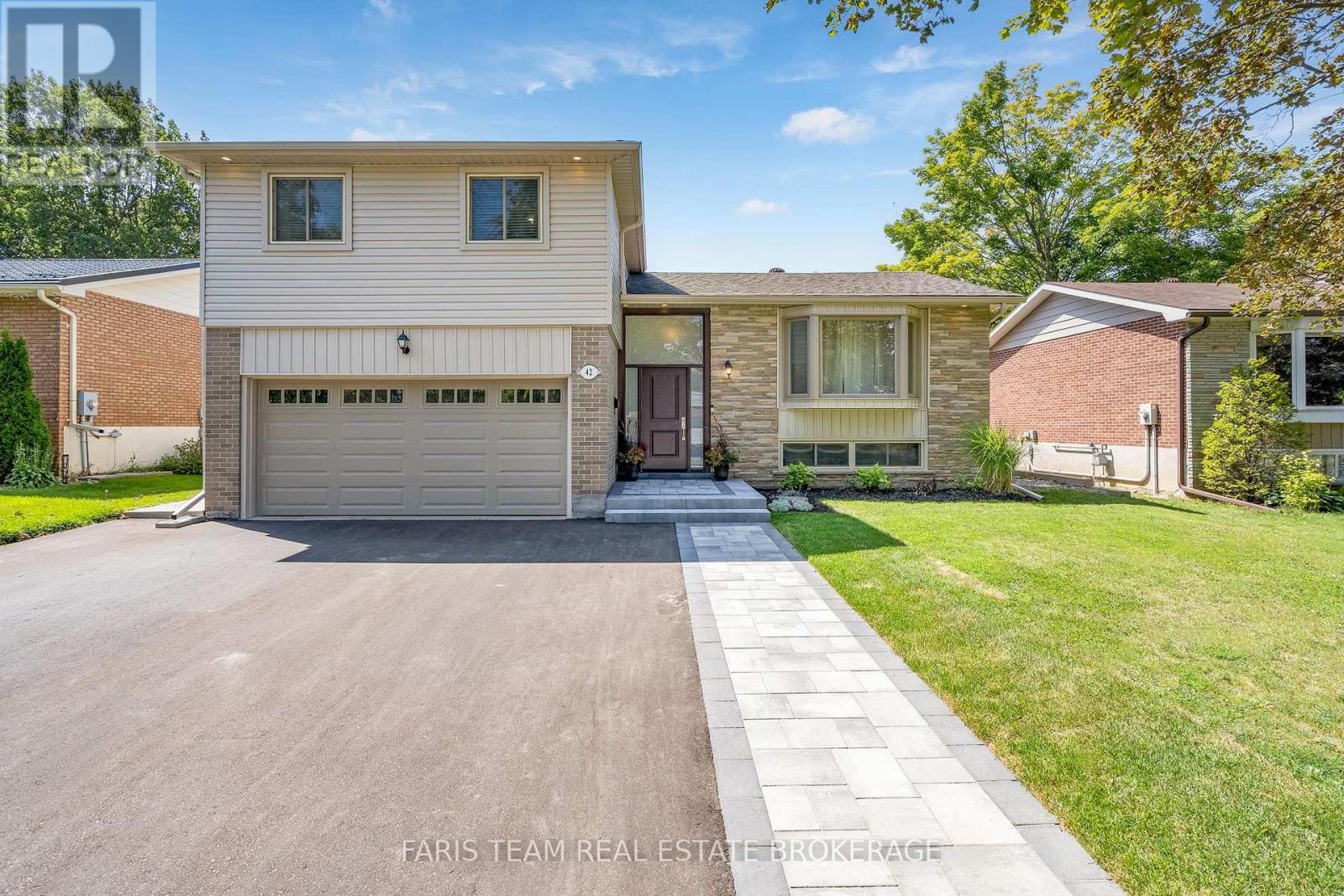42 Briar Road, Barrie, Ontario  L4N 3M4 - Photo 1 - S13703276